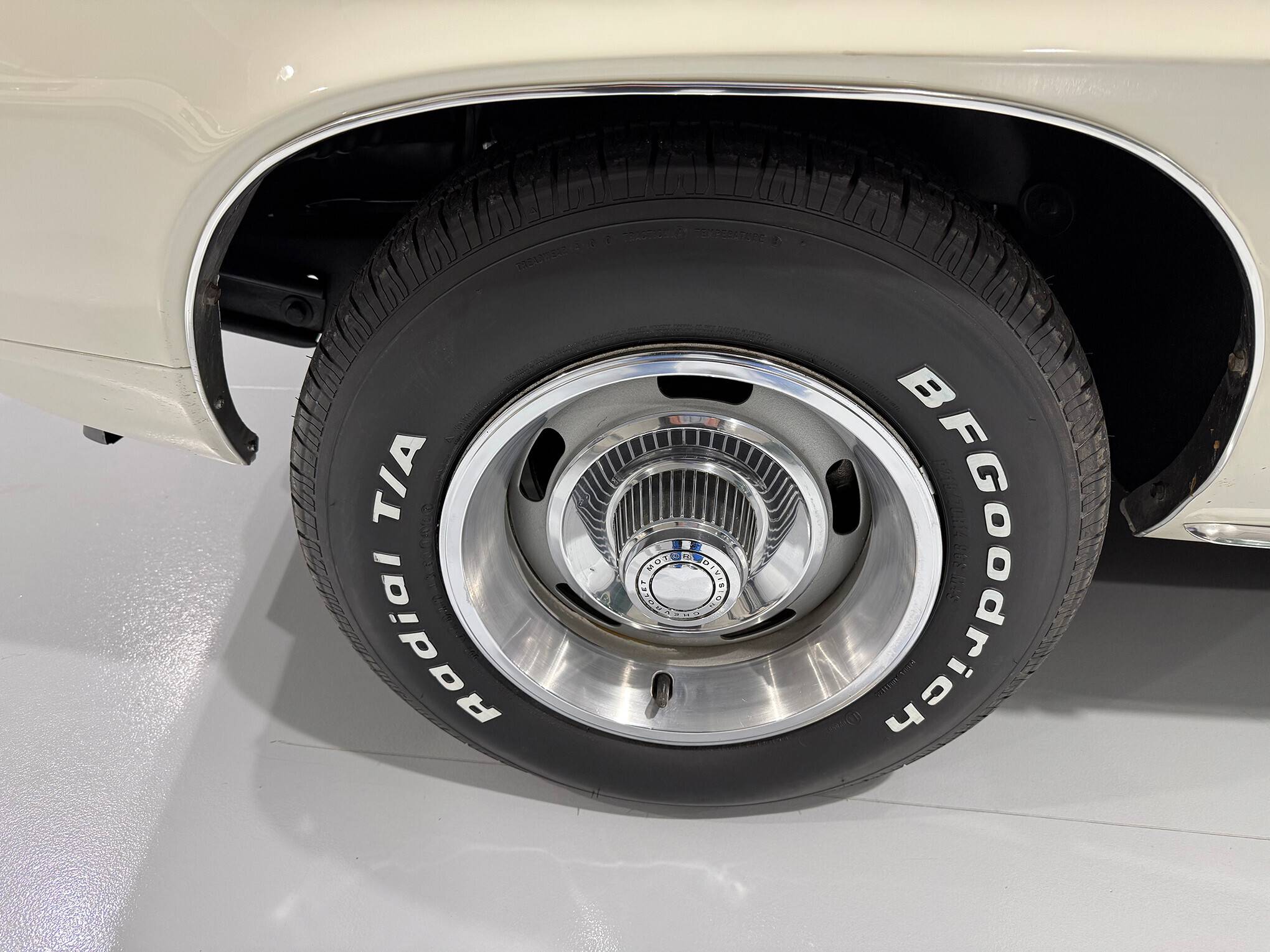 1969 Chevrolet Camaro SS 21