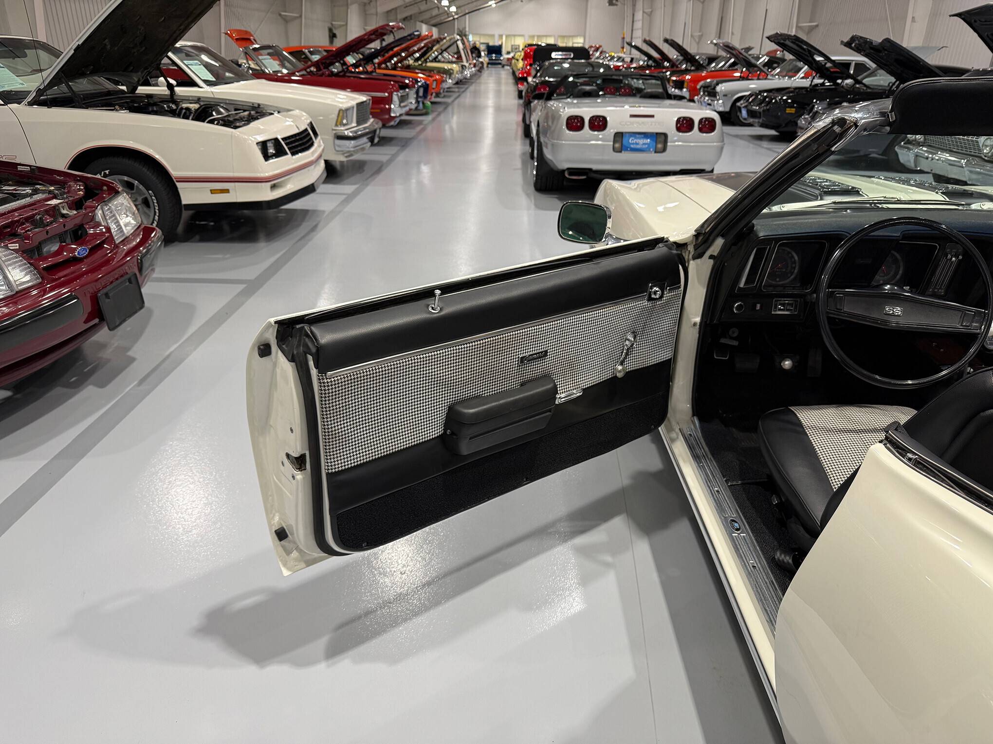 1969 Chevrolet Camaro SS 26