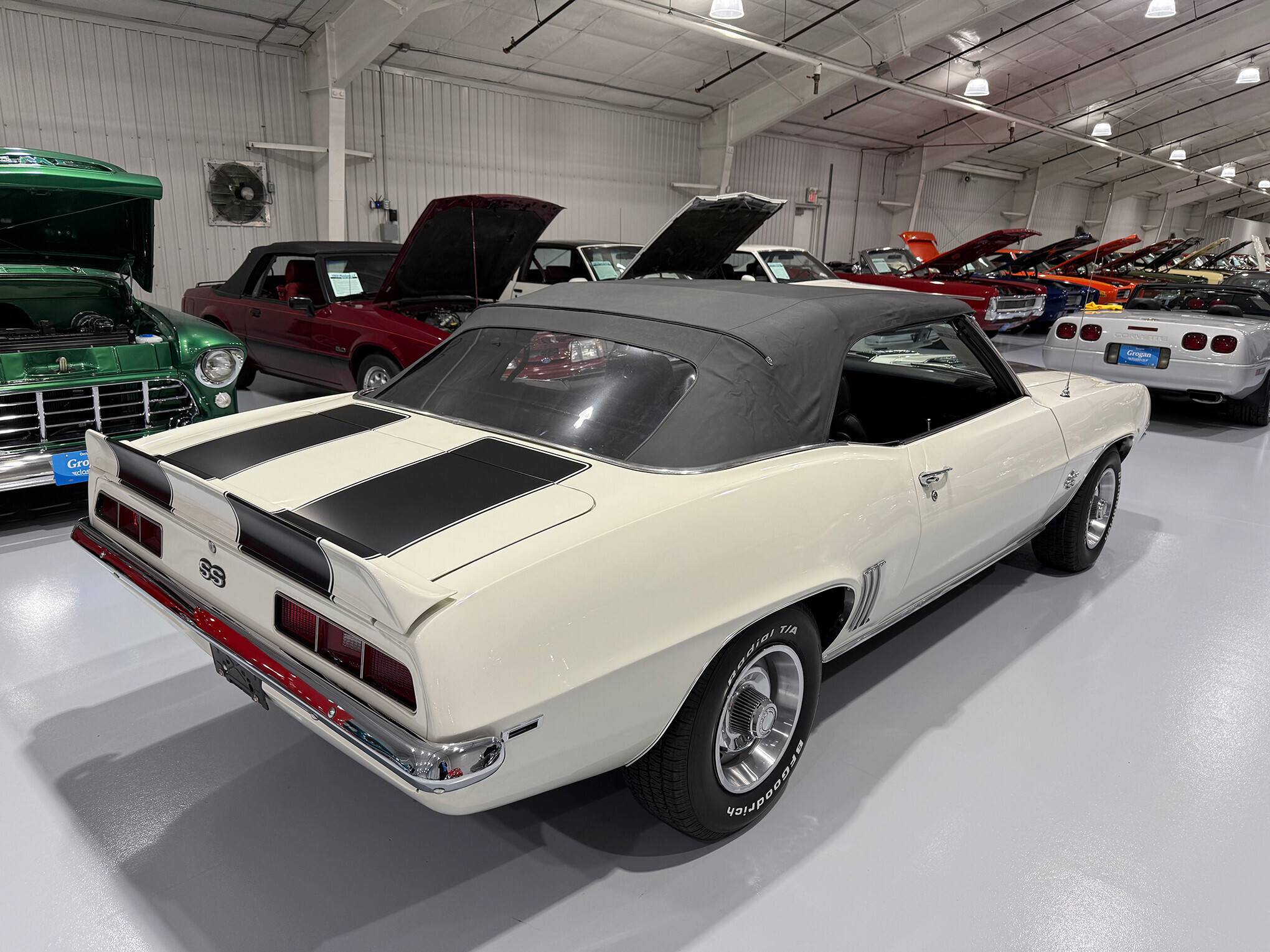 1969 Chevrolet Camaro SS 18