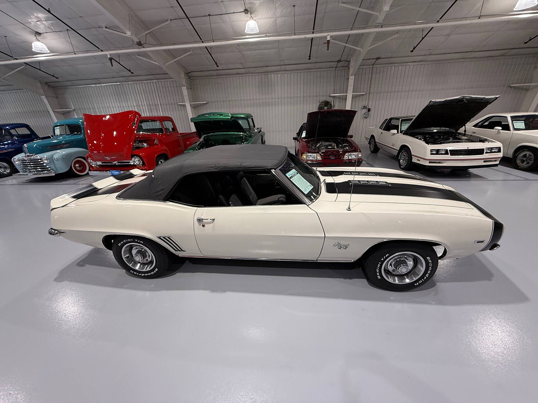 1969 Chevrolet Camaro SS 19