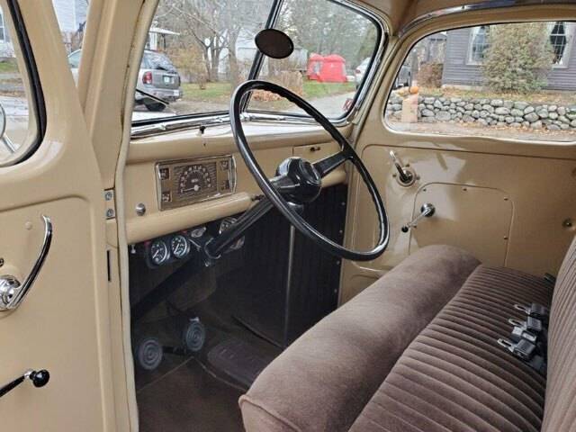 1946 Ford Pickup 9