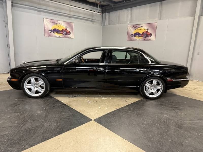 2005 Jaguar Super V8 2