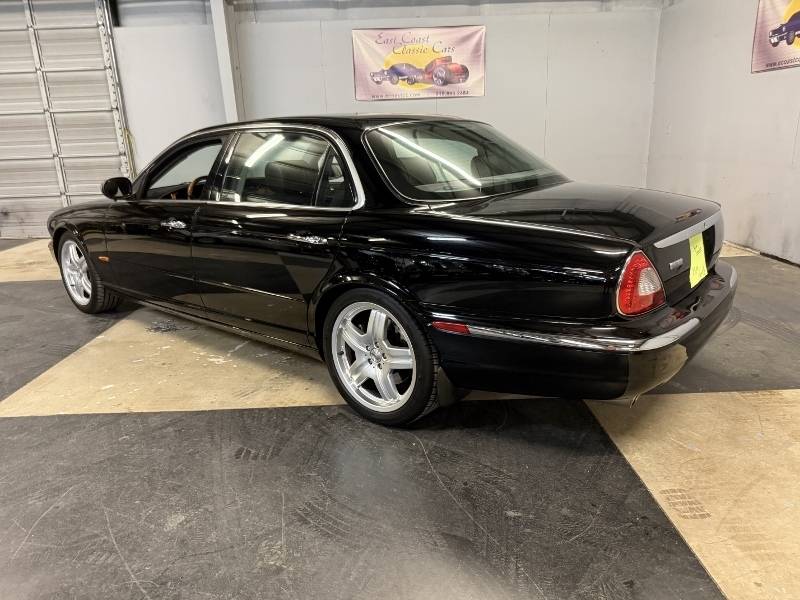 2005 Jaguar Super V8 5