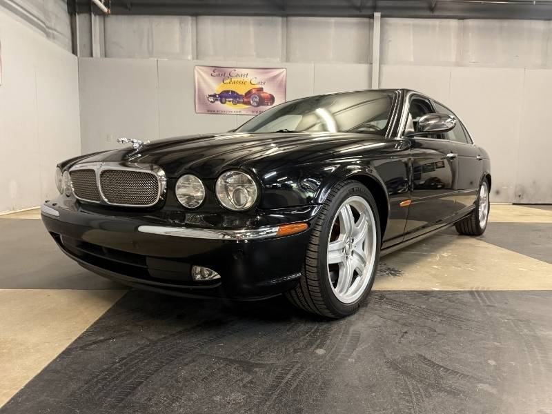 2005 Jaguar Super V8 9