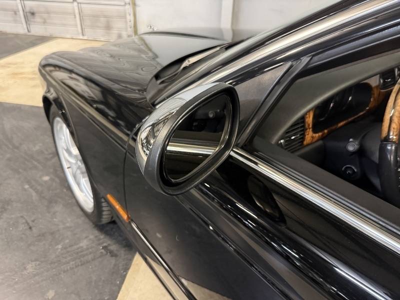2005 Jaguar Super V8 16