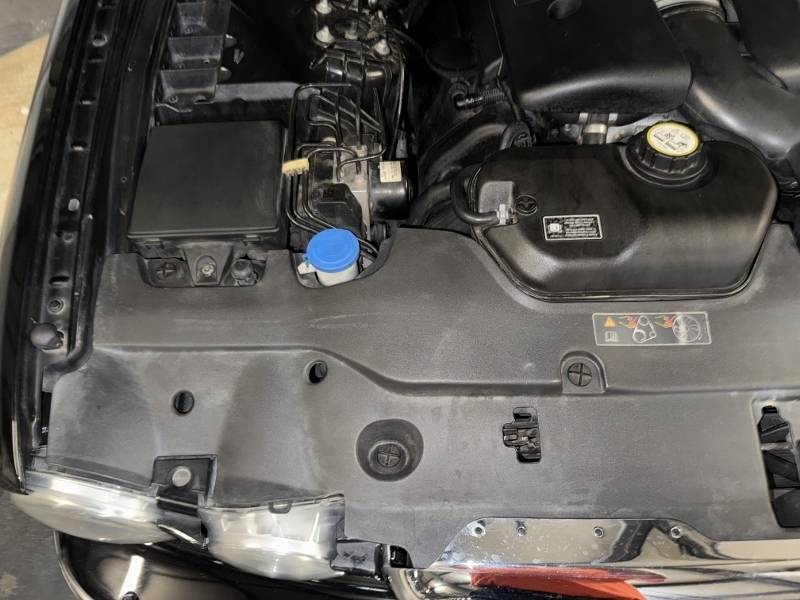 2005 Jaguar Super V8 29