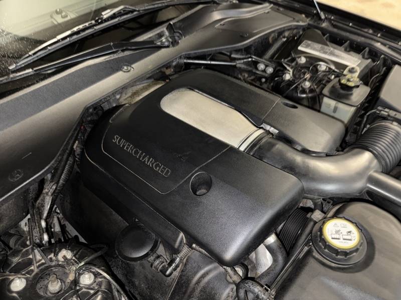 2005 Jaguar Super V8 30