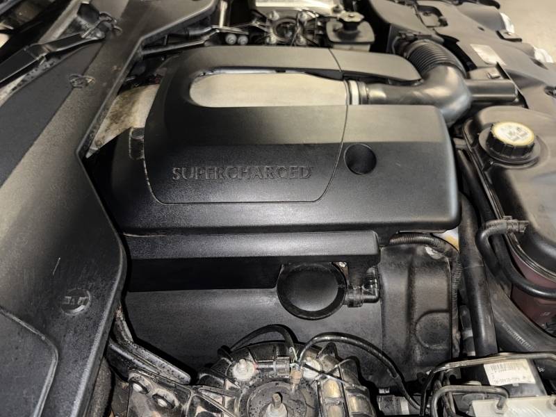 2005 Jaguar Super V8 31
