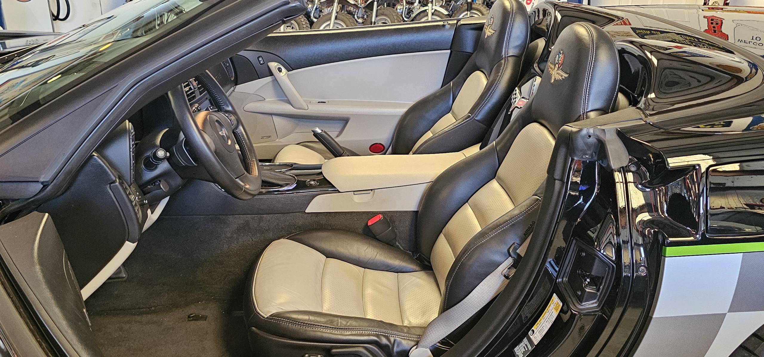 2008 Chevrolet CORVETTE 3LT 29