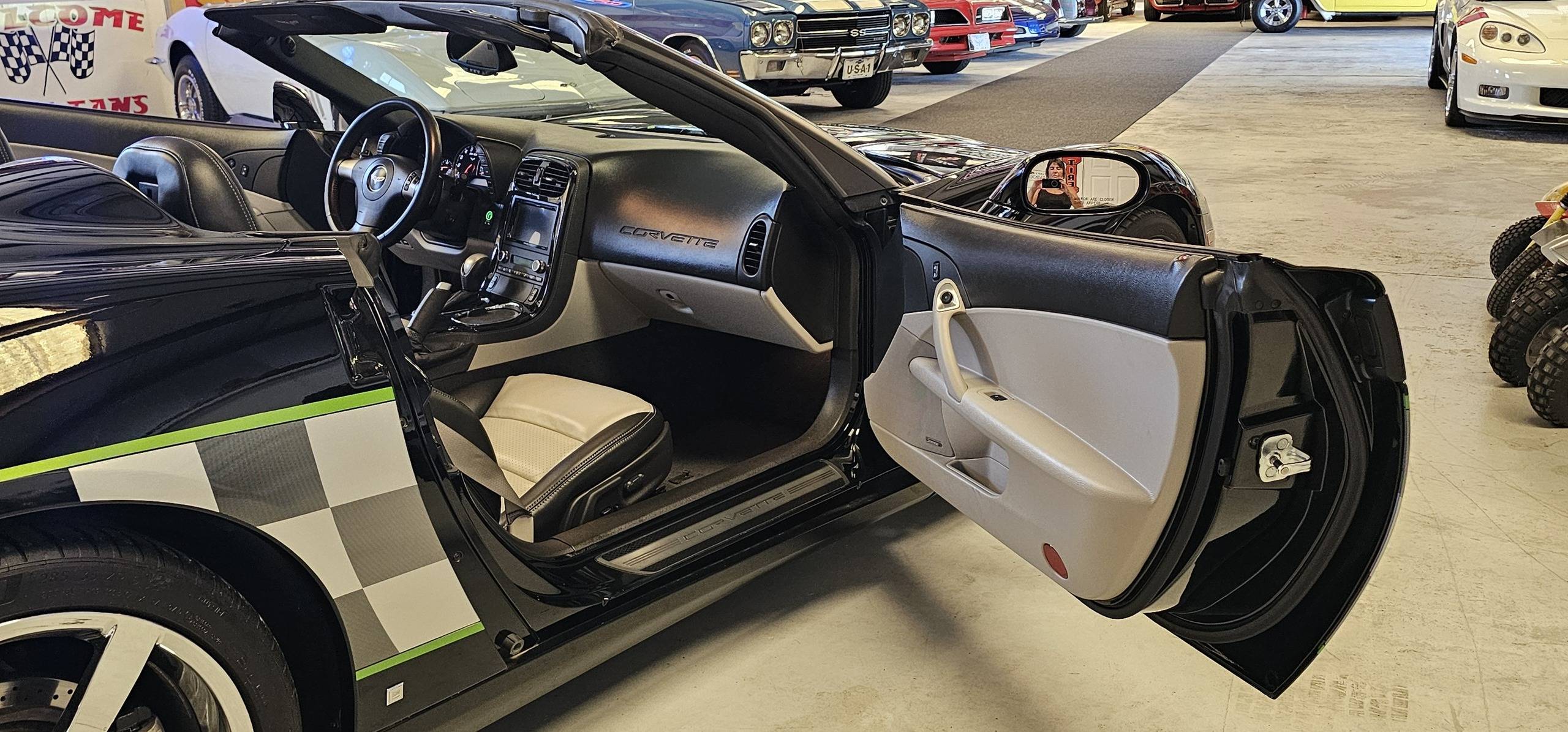 2008 Chevrolet CORVETTE 3LT 34