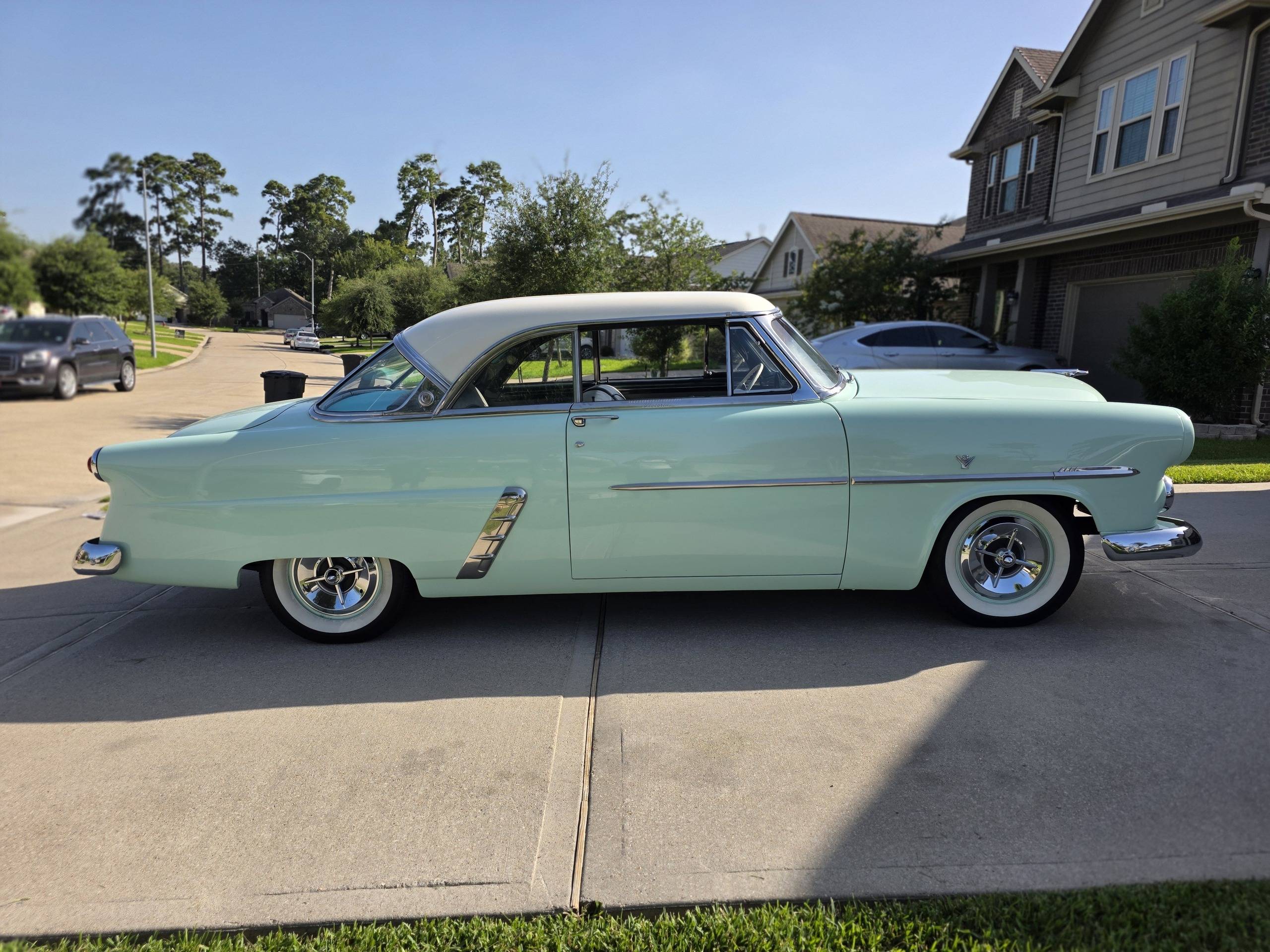 1952 Ford Victoria 3