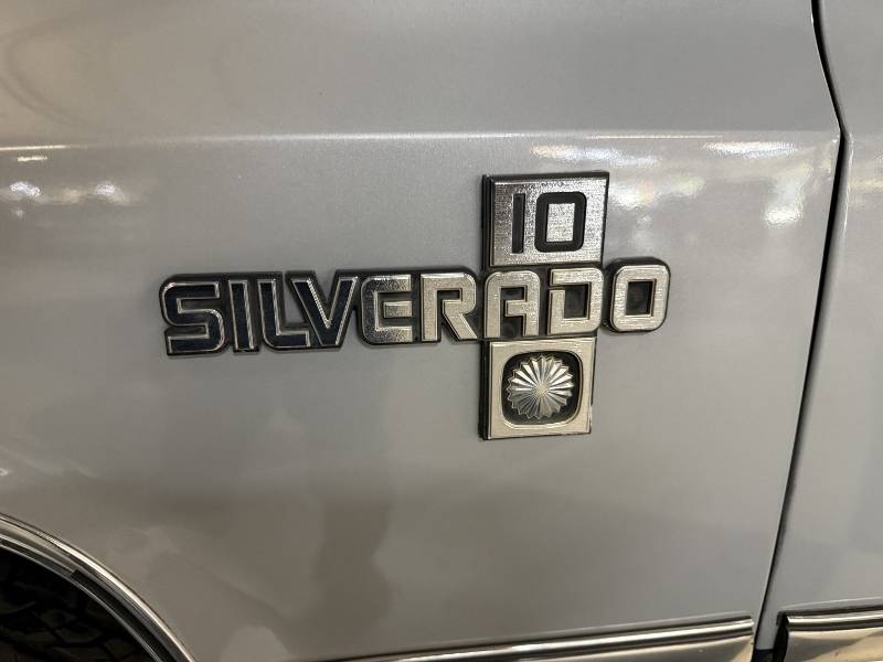 1984 Chevrolet Silverado 17