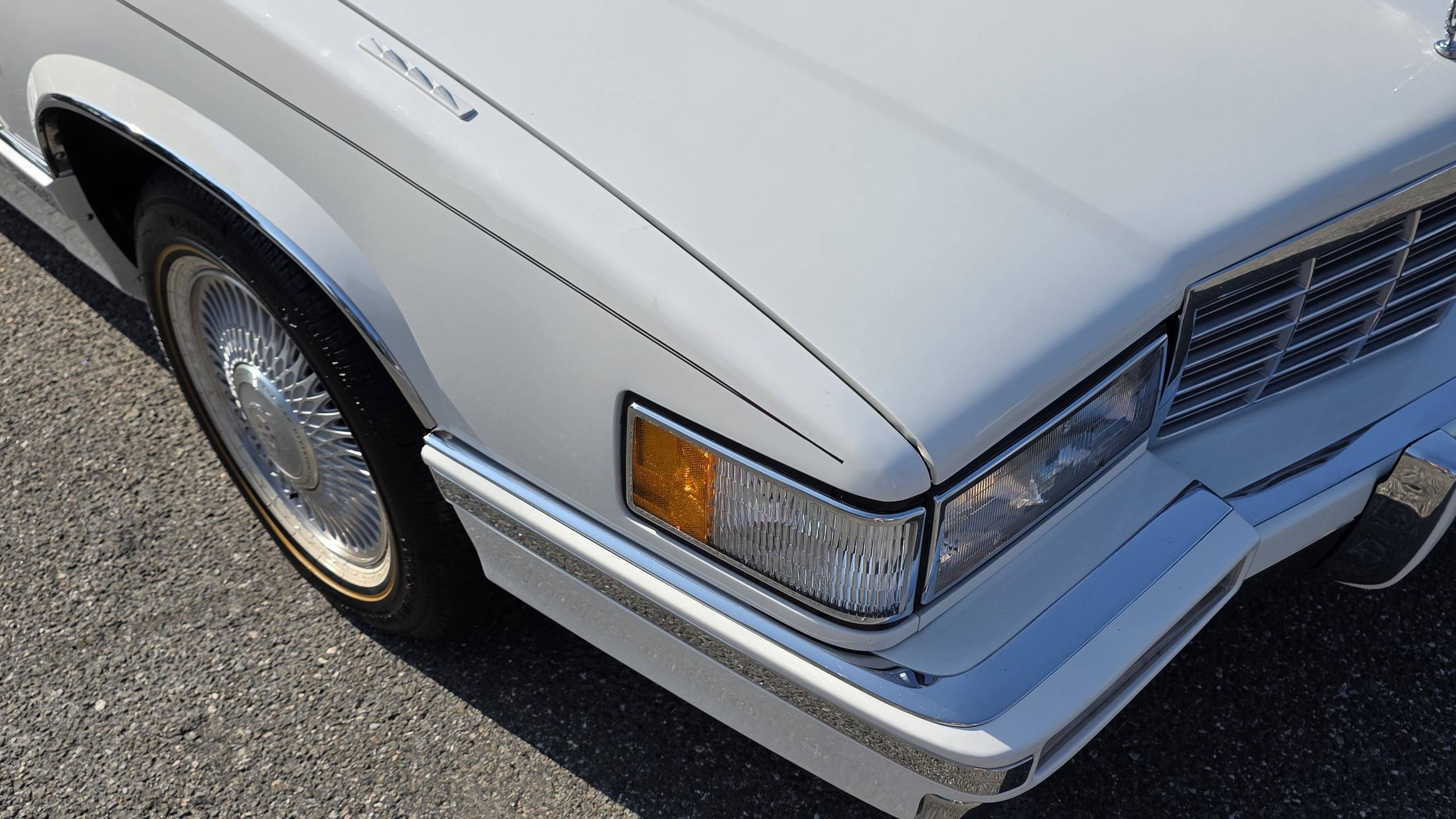 1992 Cadillac Fleetwood 29