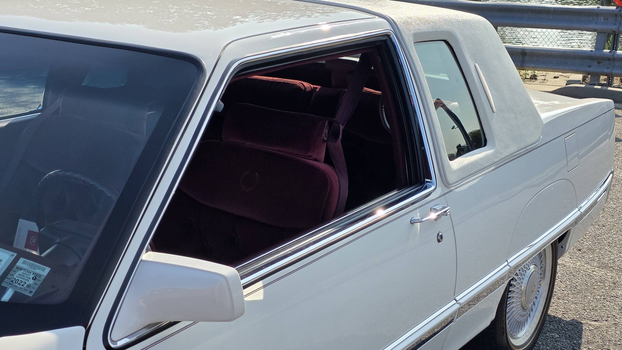 1992 Cadillac Fleetwood 32