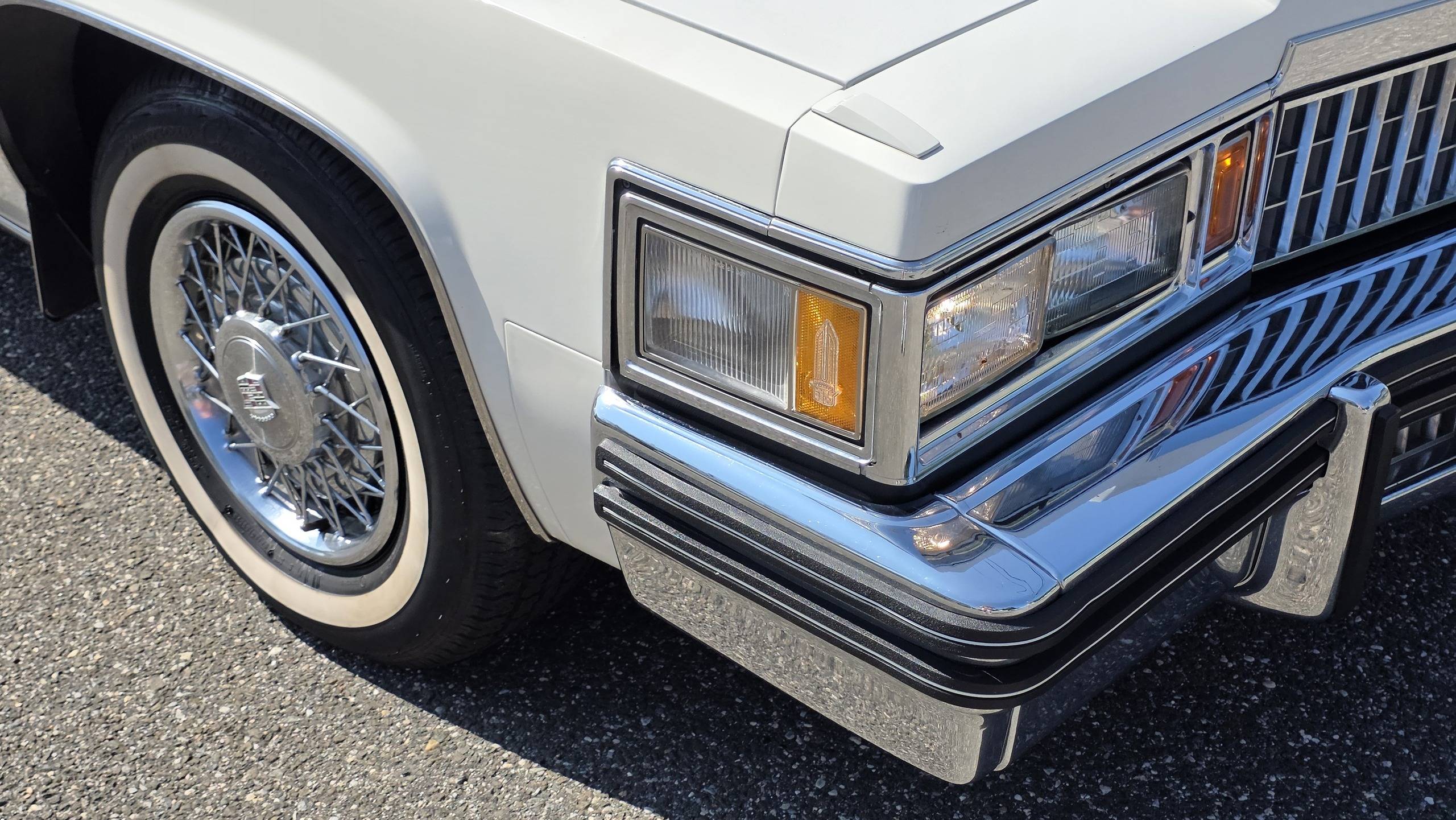 1978 Cadillac Coupe DeVille 32