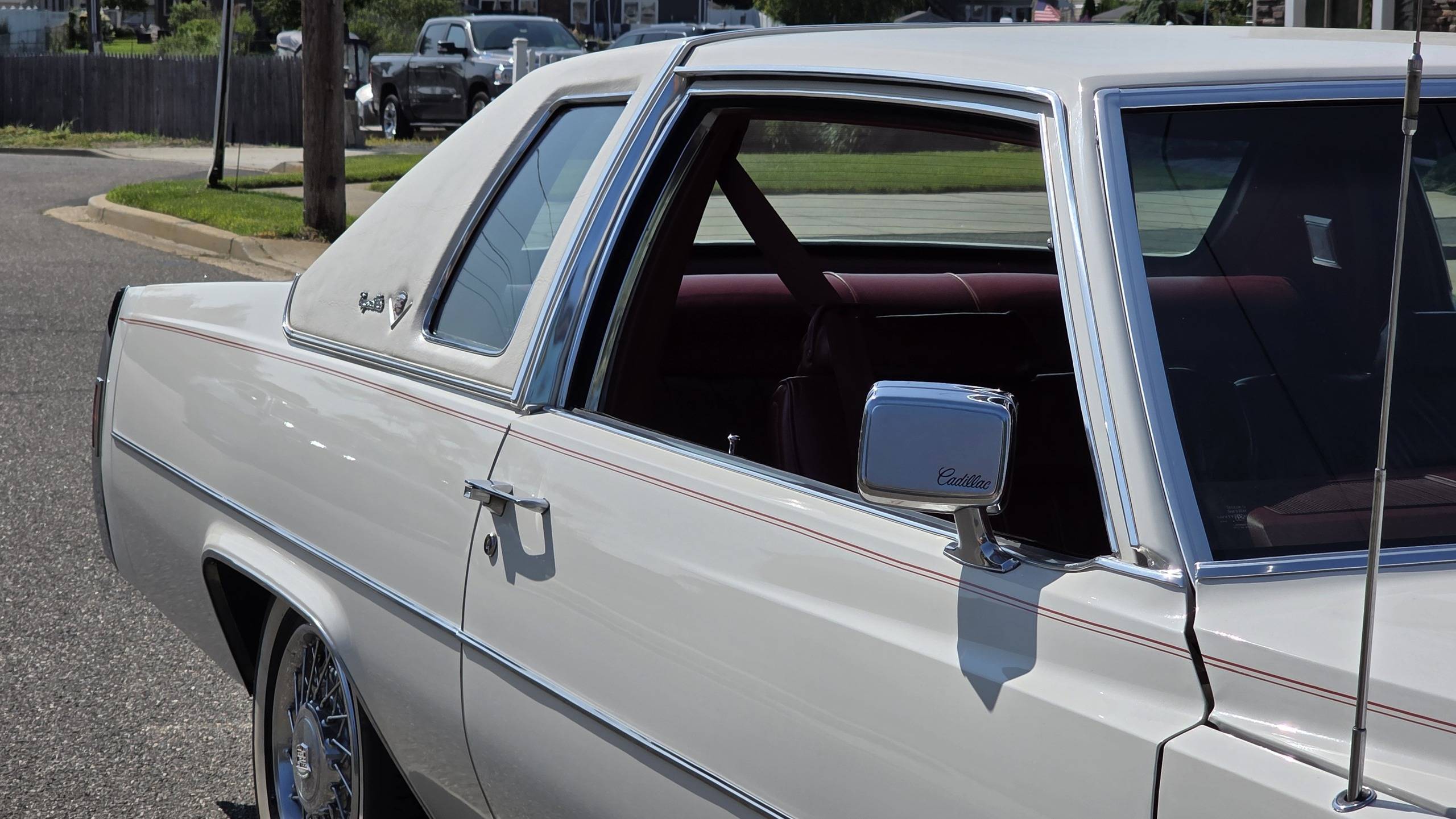 1978 Cadillac Coupe DeVille 33
