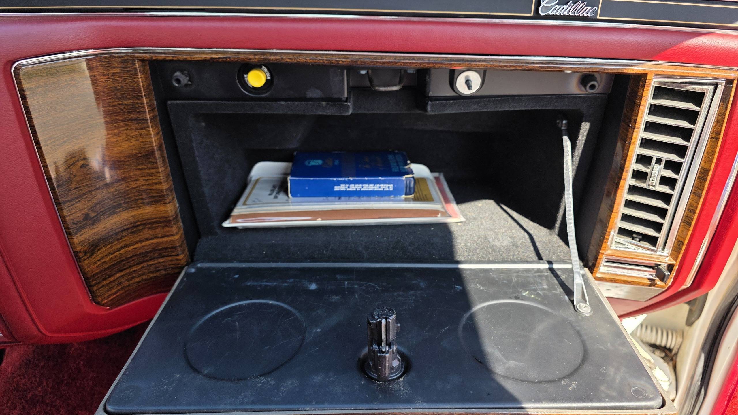 1978 Cadillac Coupe DeVille 76