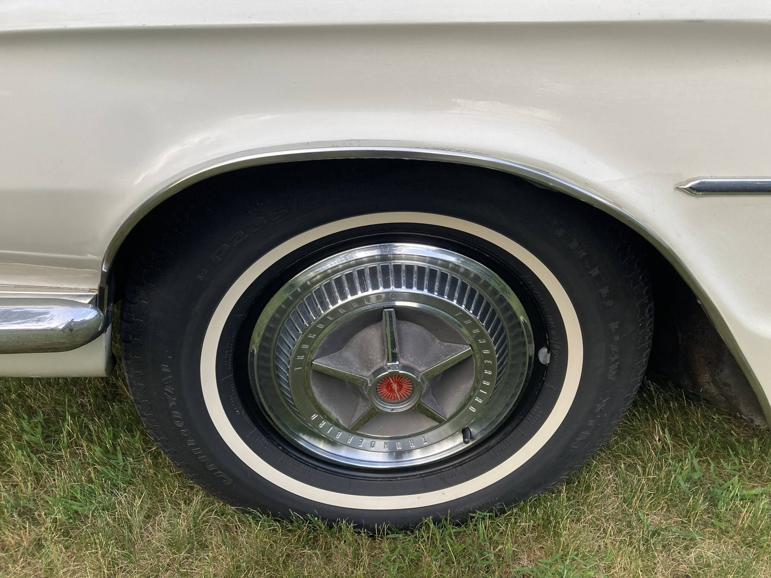 1966 Ford Thunderbird 10