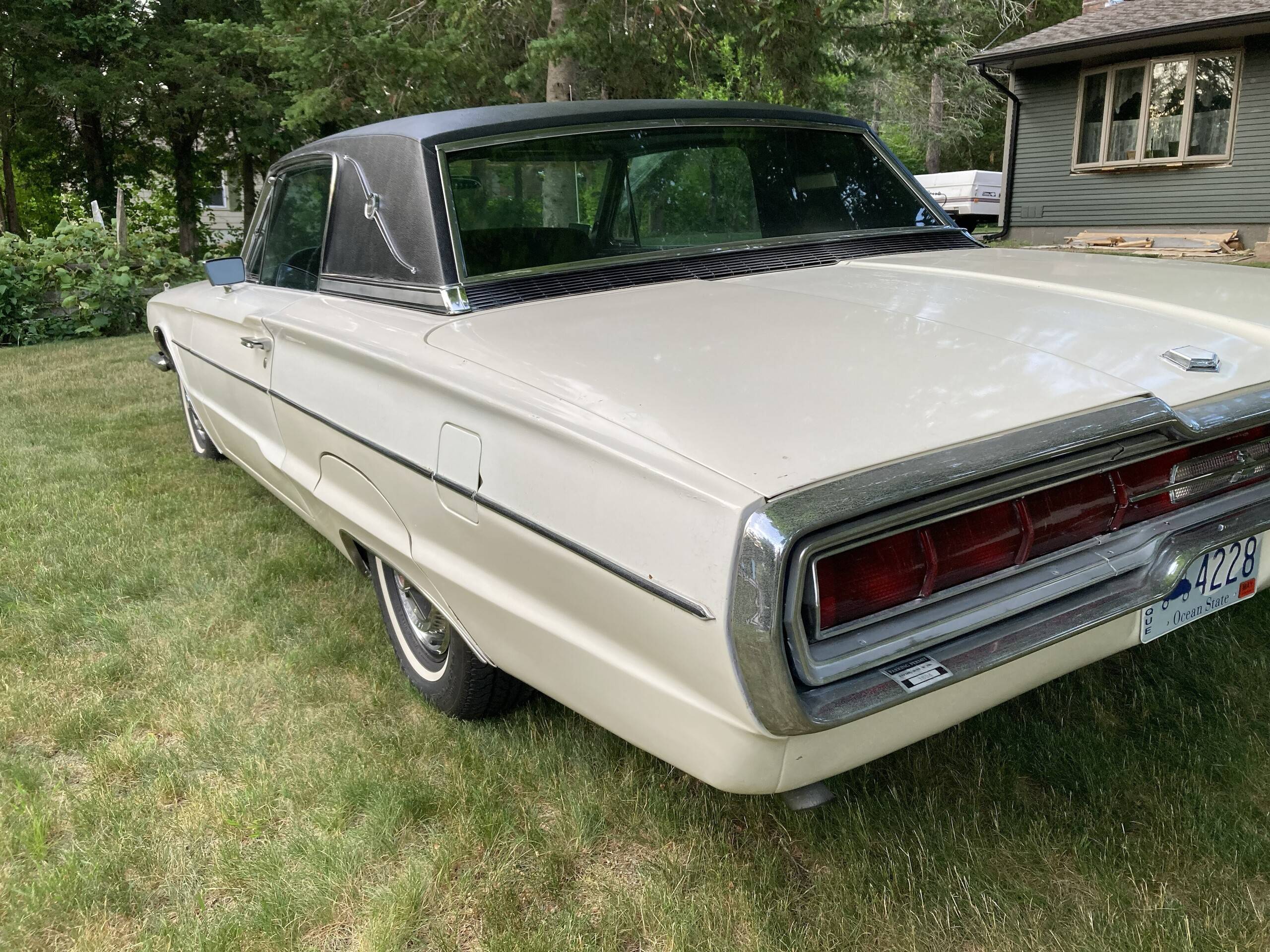 1966 Ford Thunderbird 15