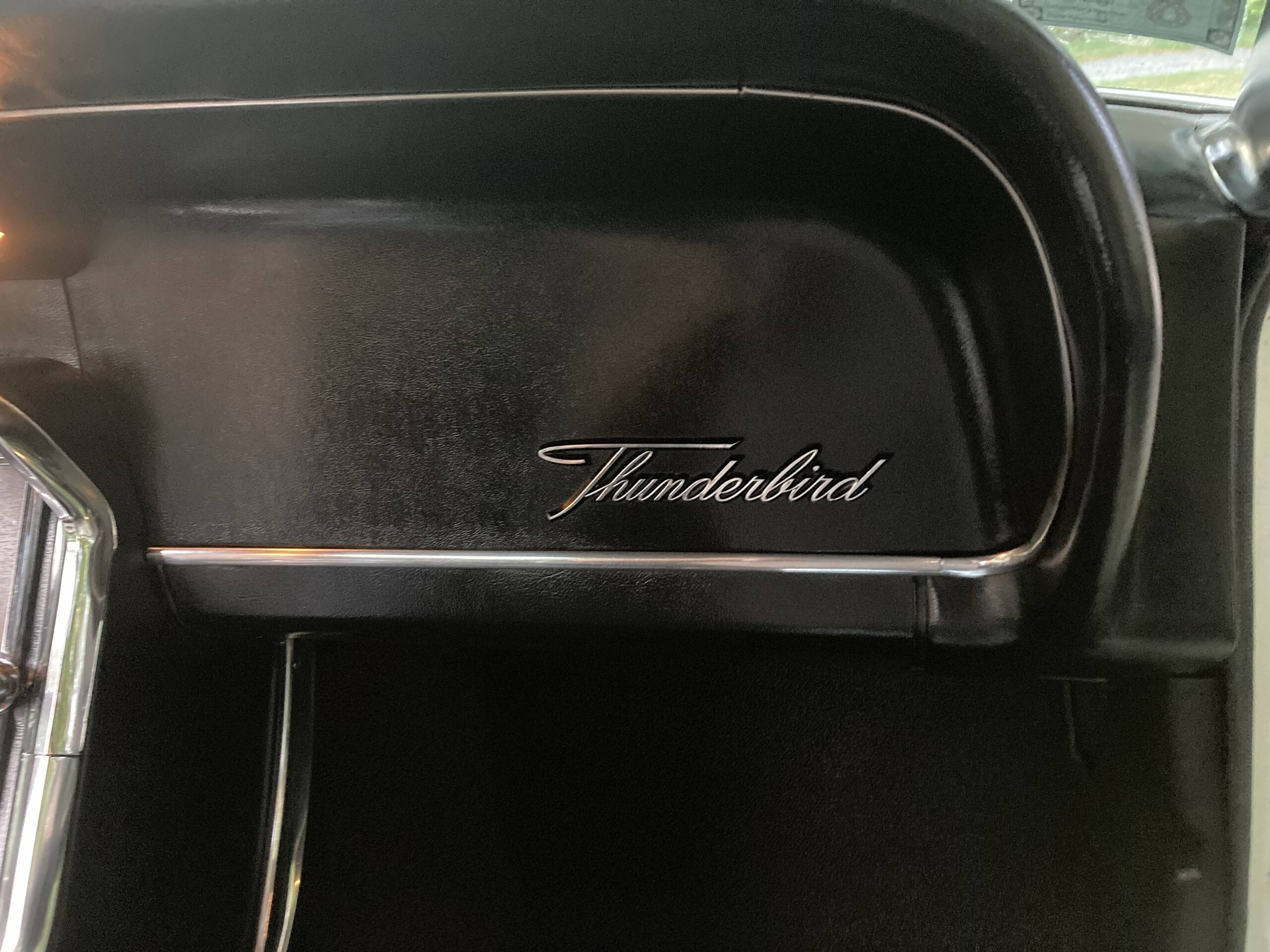 1966 Ford Thunderbird 22