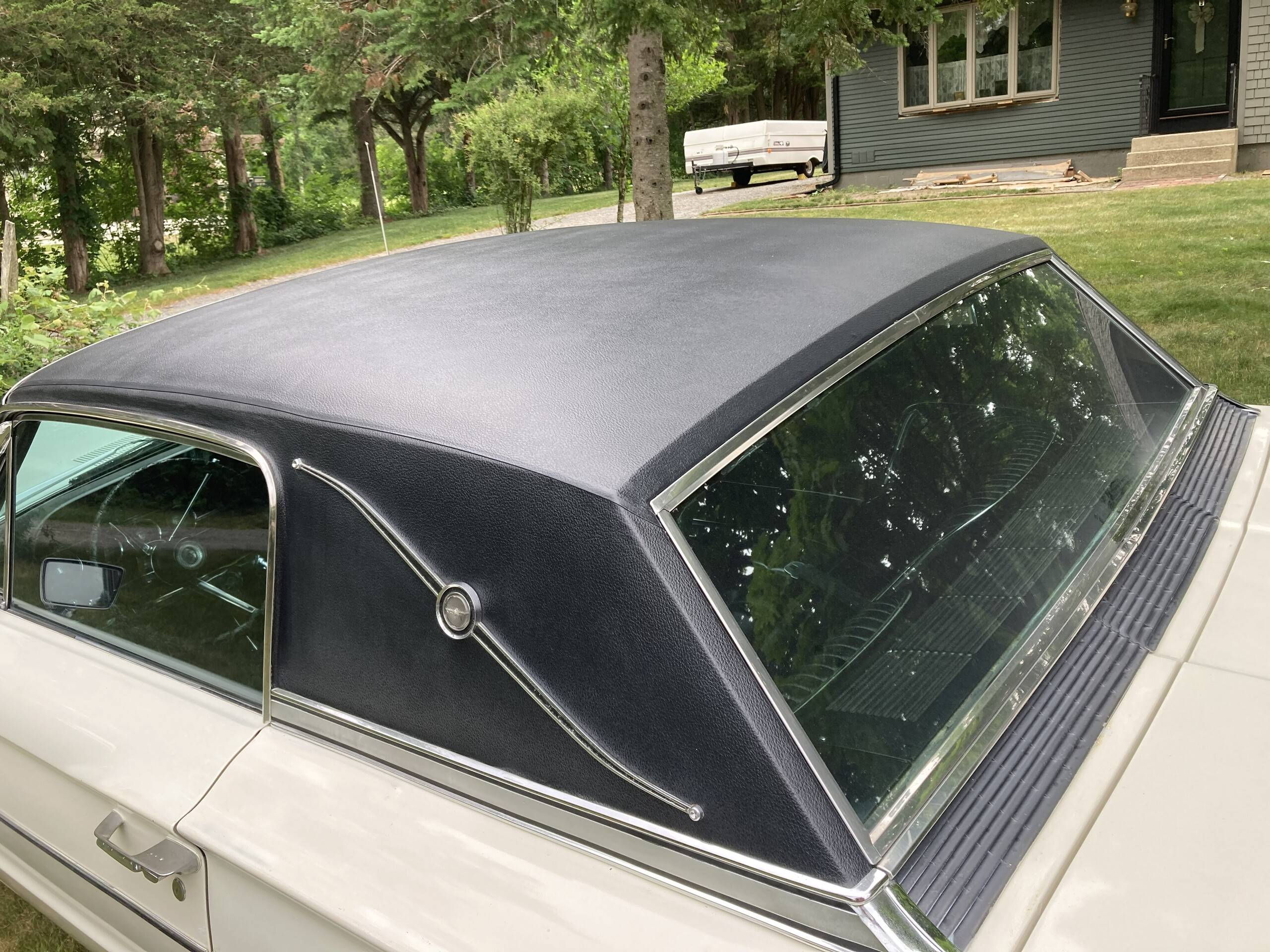1966 Ford Thunderbird 42
