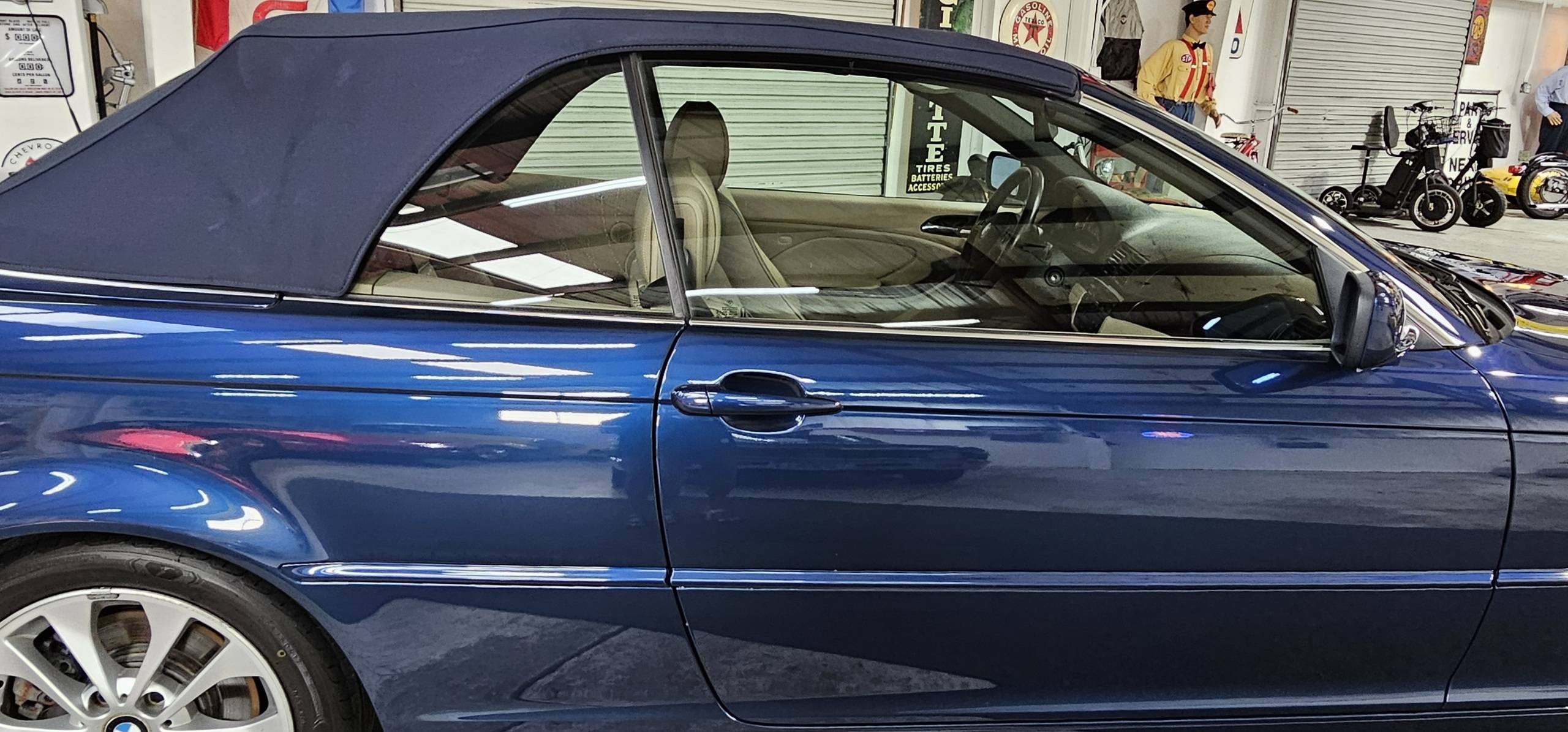 2005 BMW 330ci 33