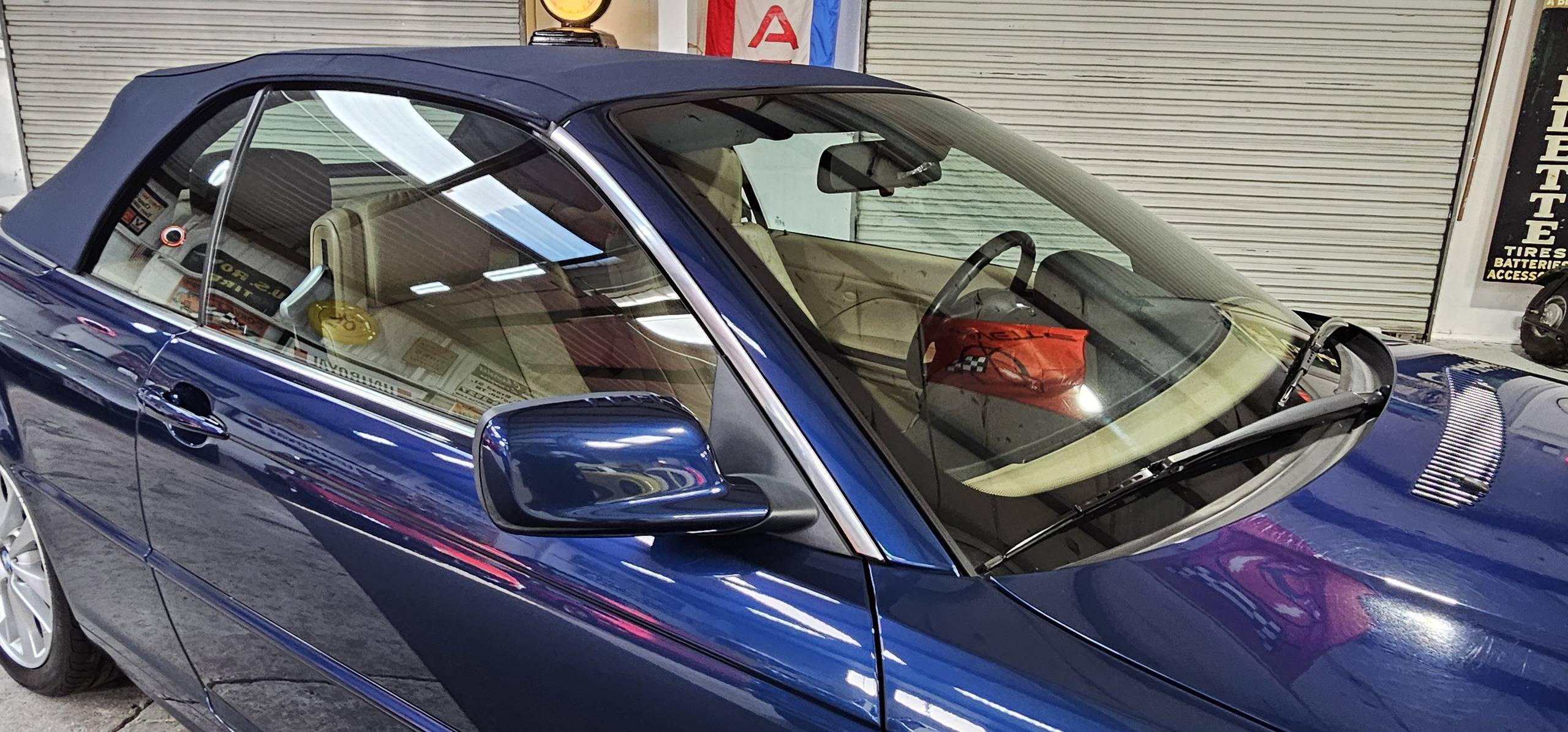 2005 BMW 330ci 34