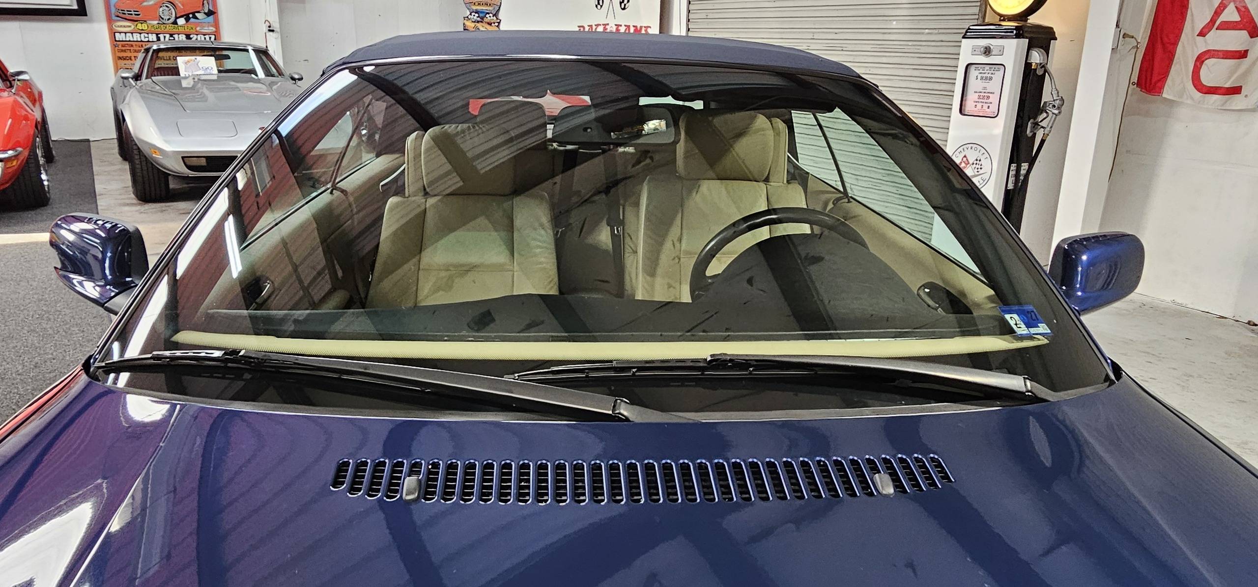 2005 BMW 330ci 35