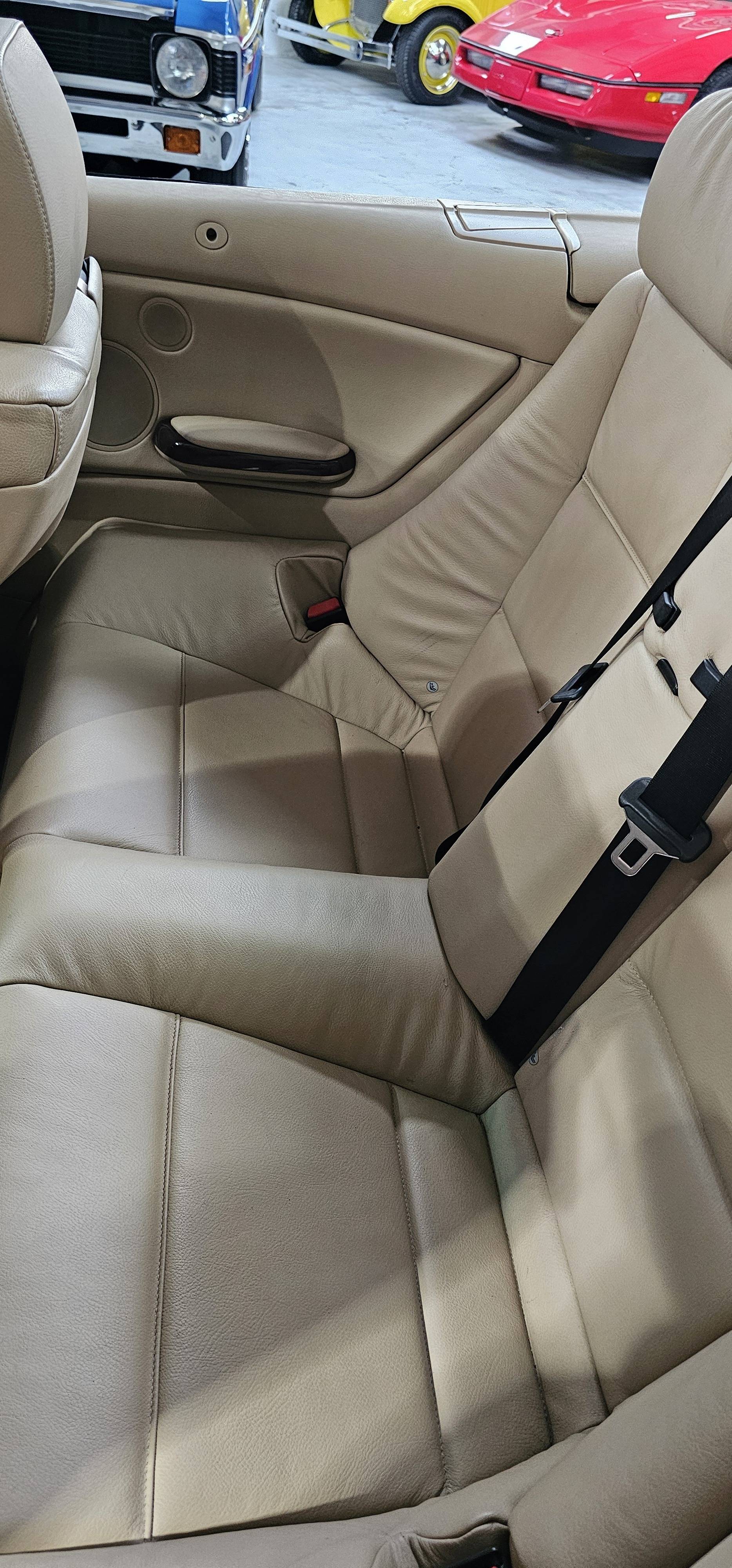 2005 BMW 330ci 66