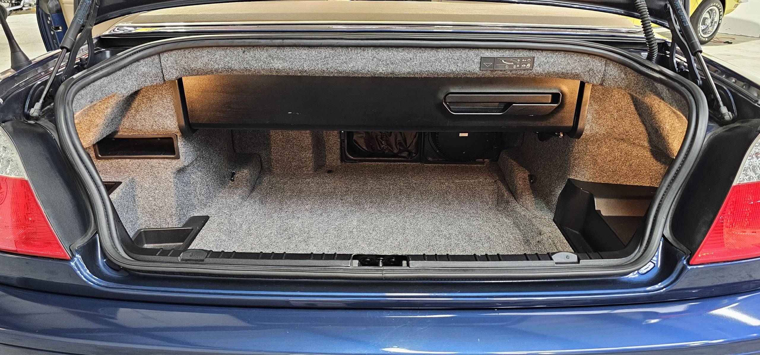 2005 BMW 330ci 87