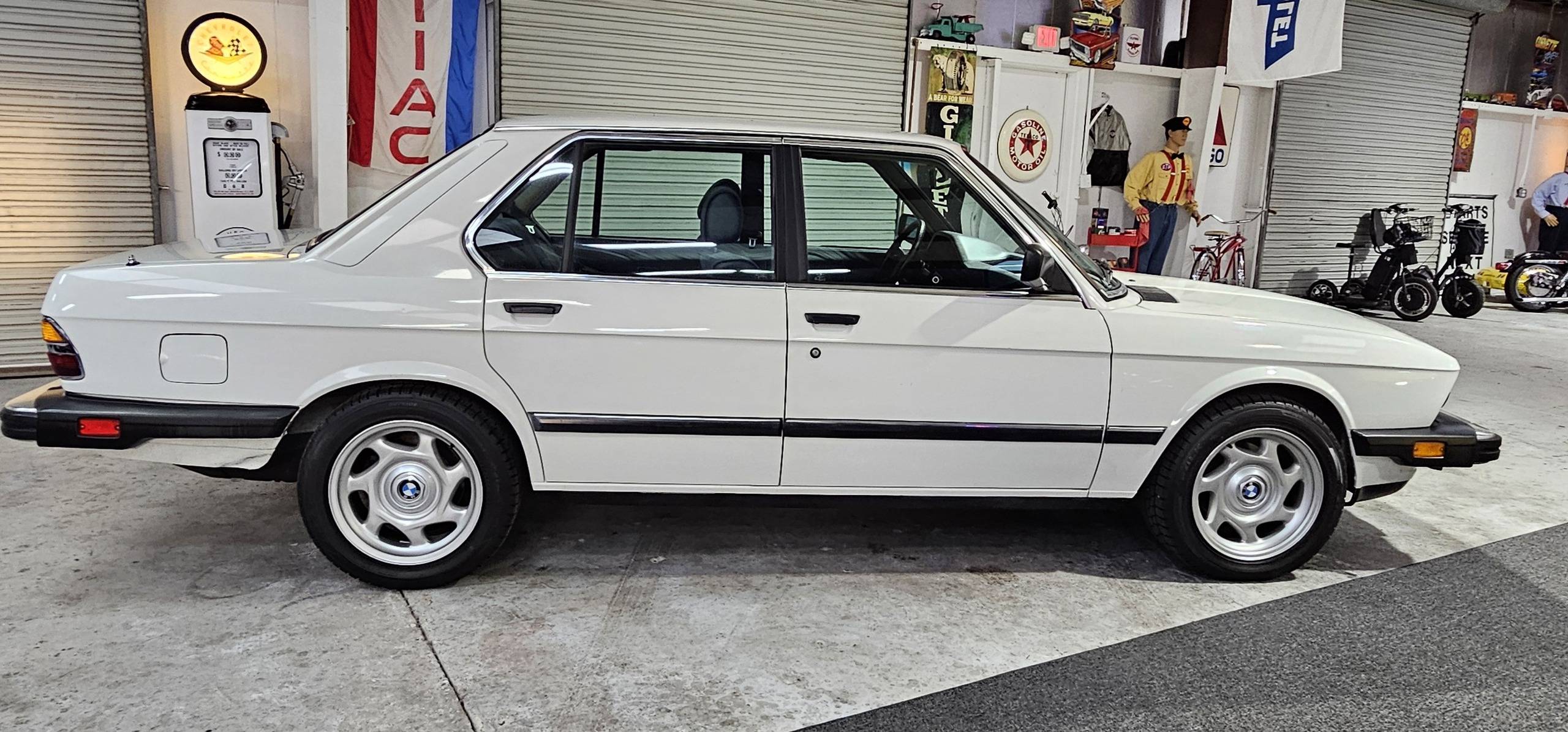 1988 BMW 528E 11