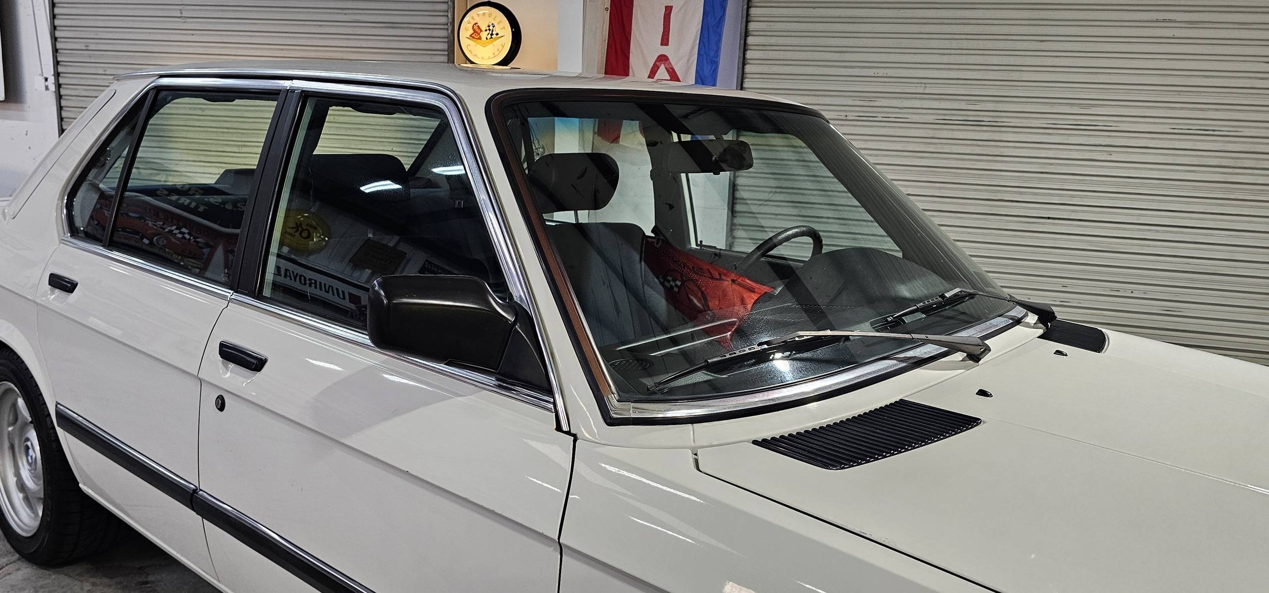 1988 BMW 528E 24