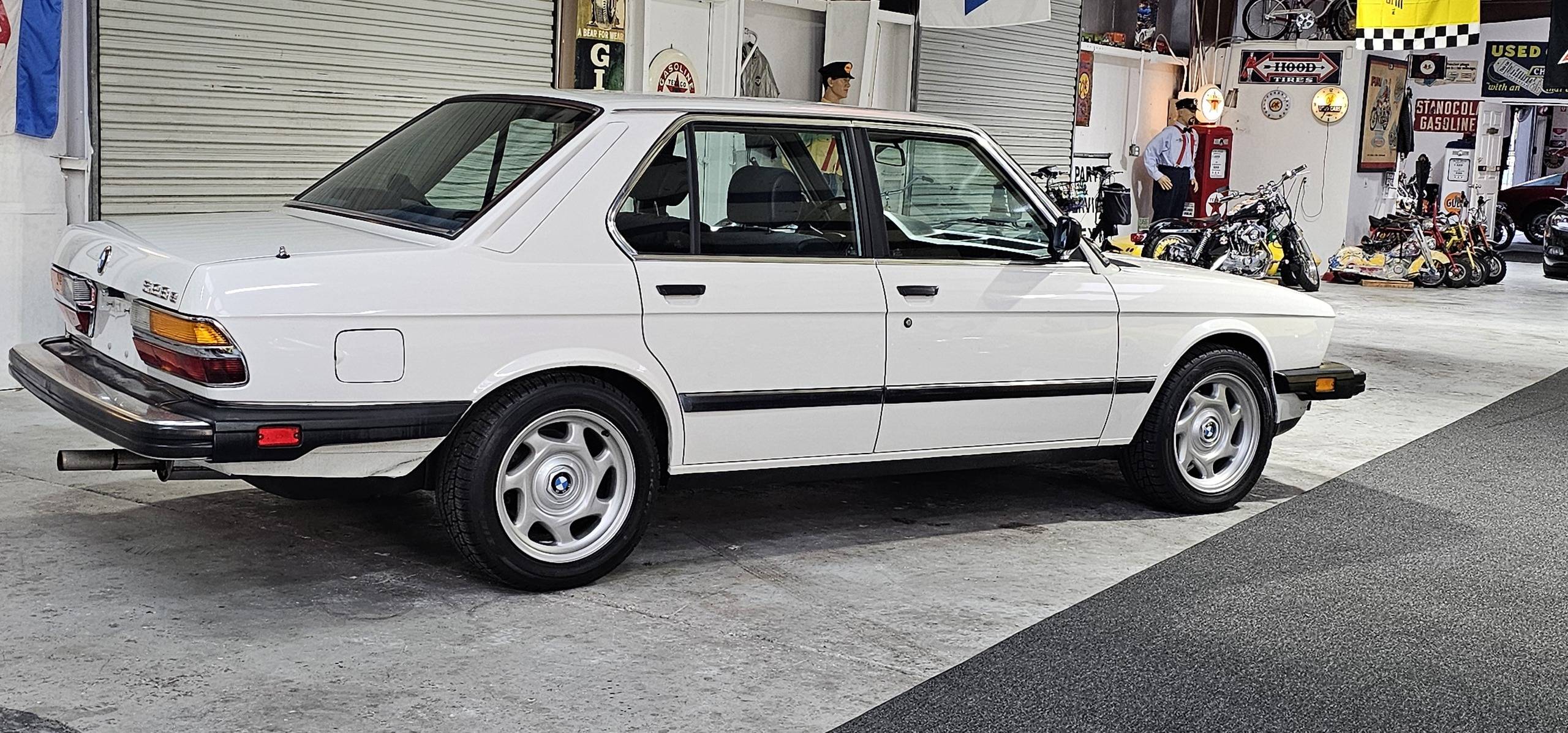 1988 BMW 528E 27