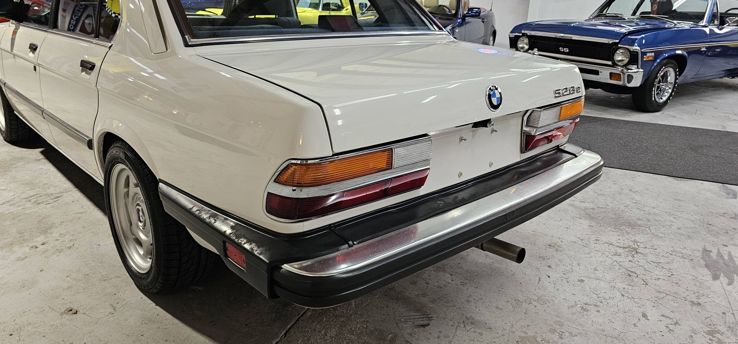1988 BMW 528E 32