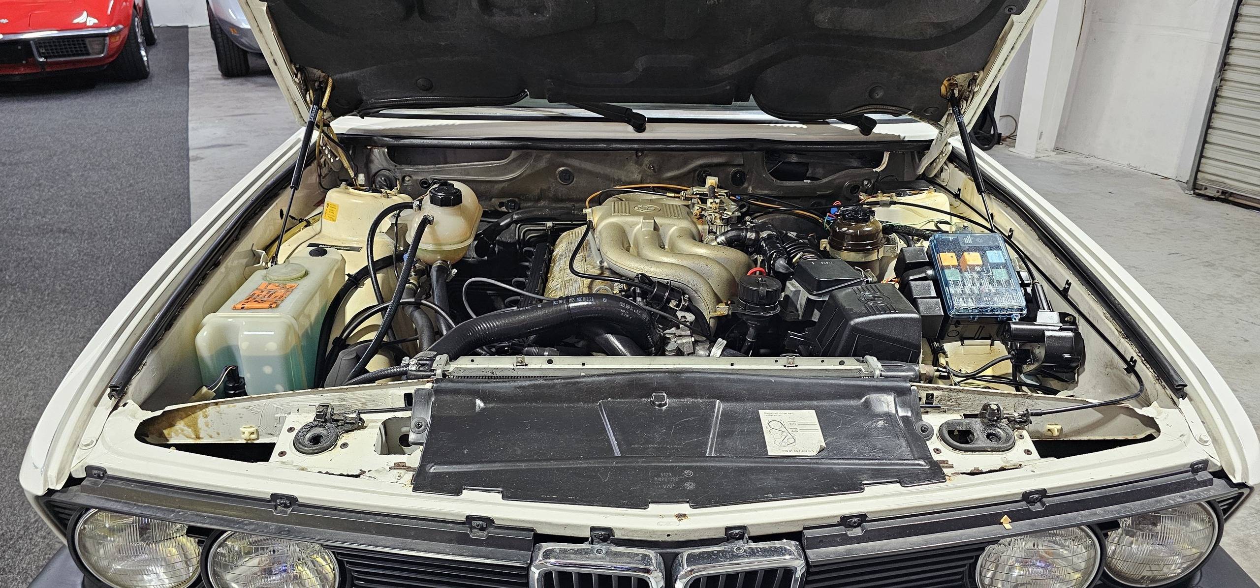 1988 BMW 528E 36