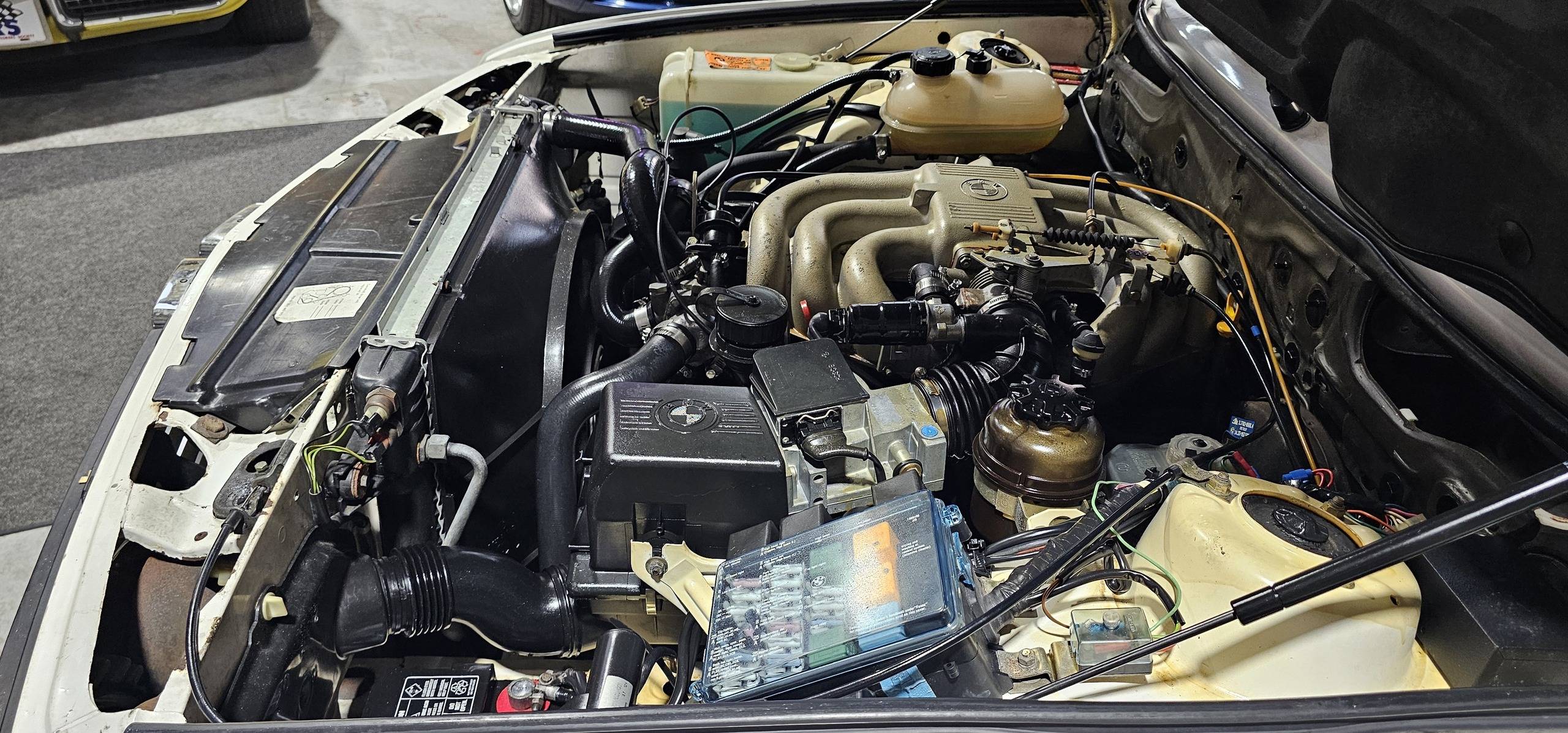 1988 BMW 528E 39