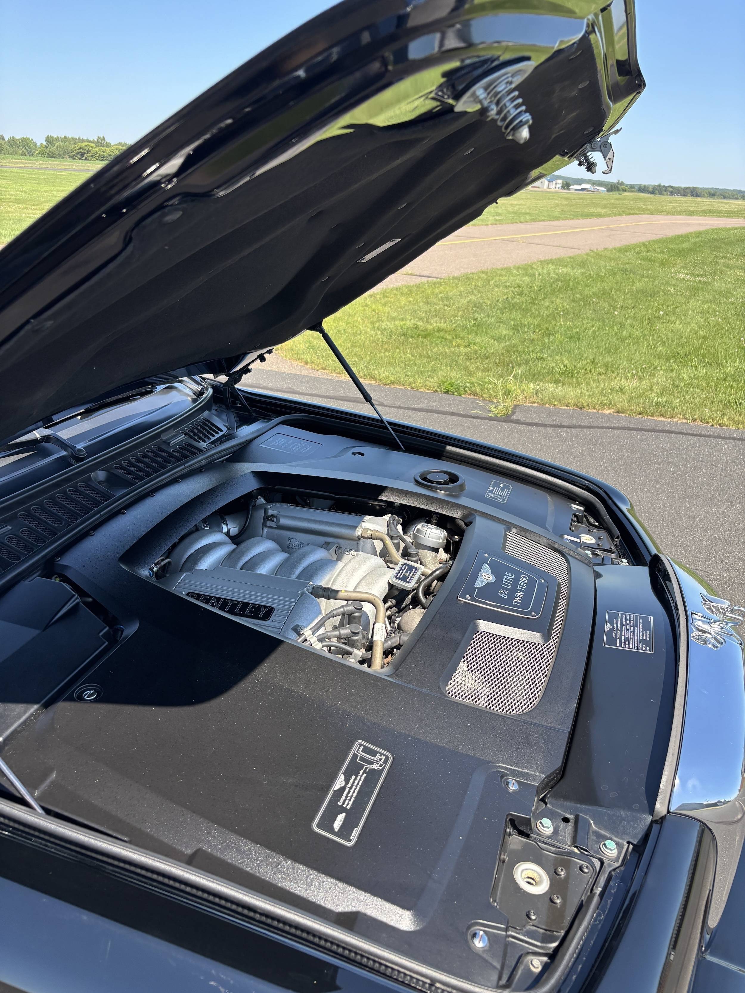 2008 Bentley Azure 32