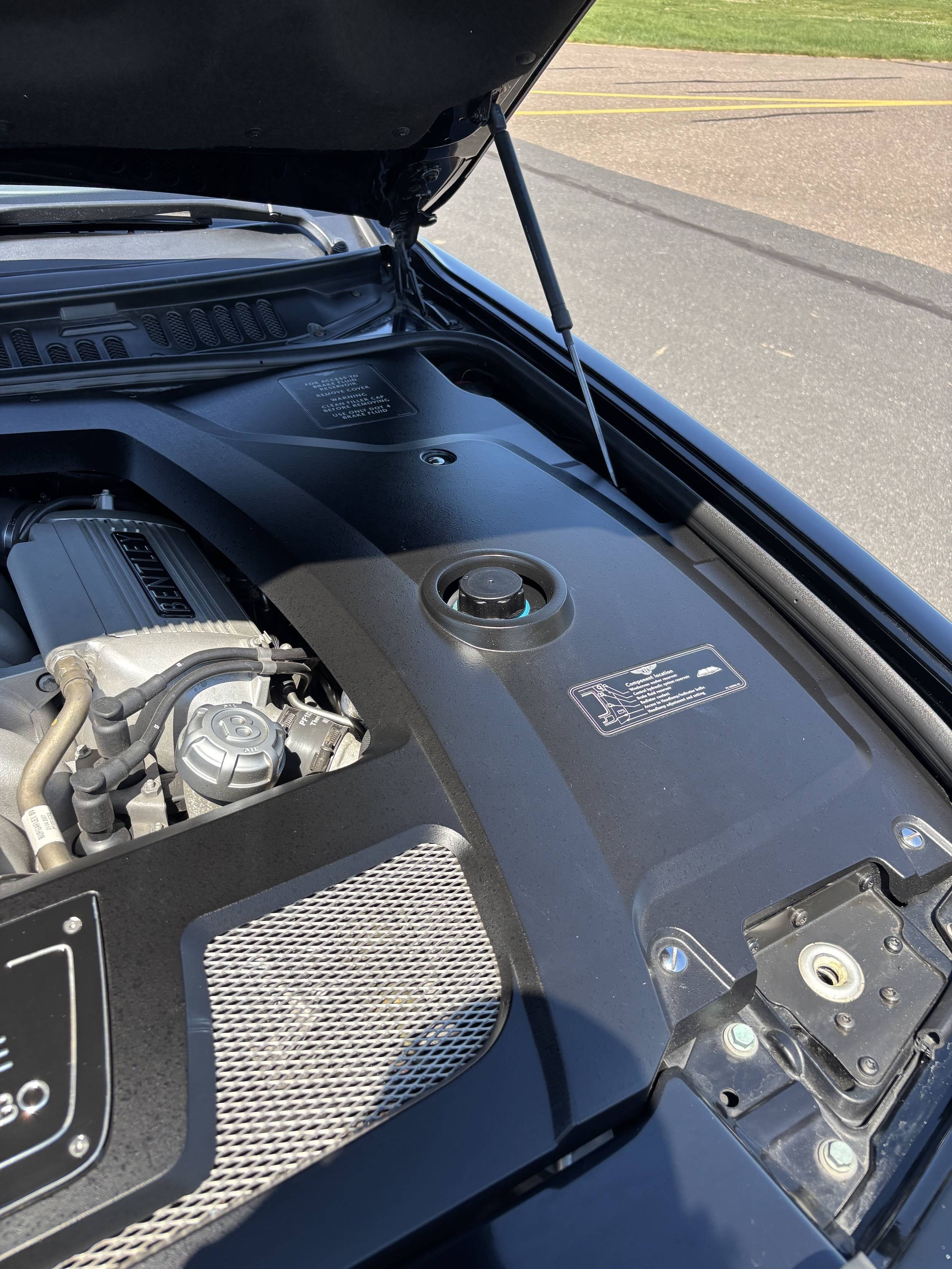 2008 Bentley Azure 34