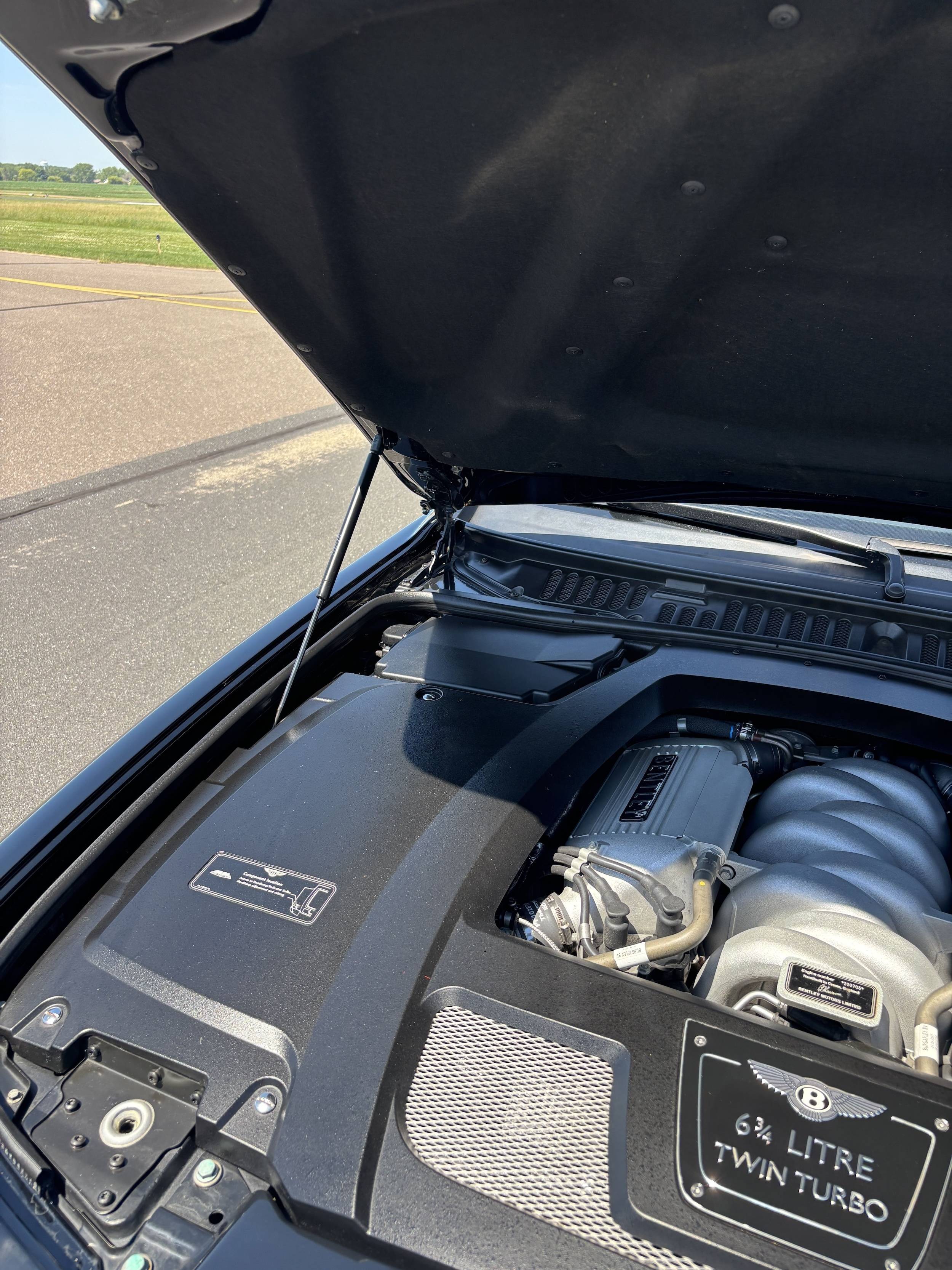 2008 Bentley Azure 35