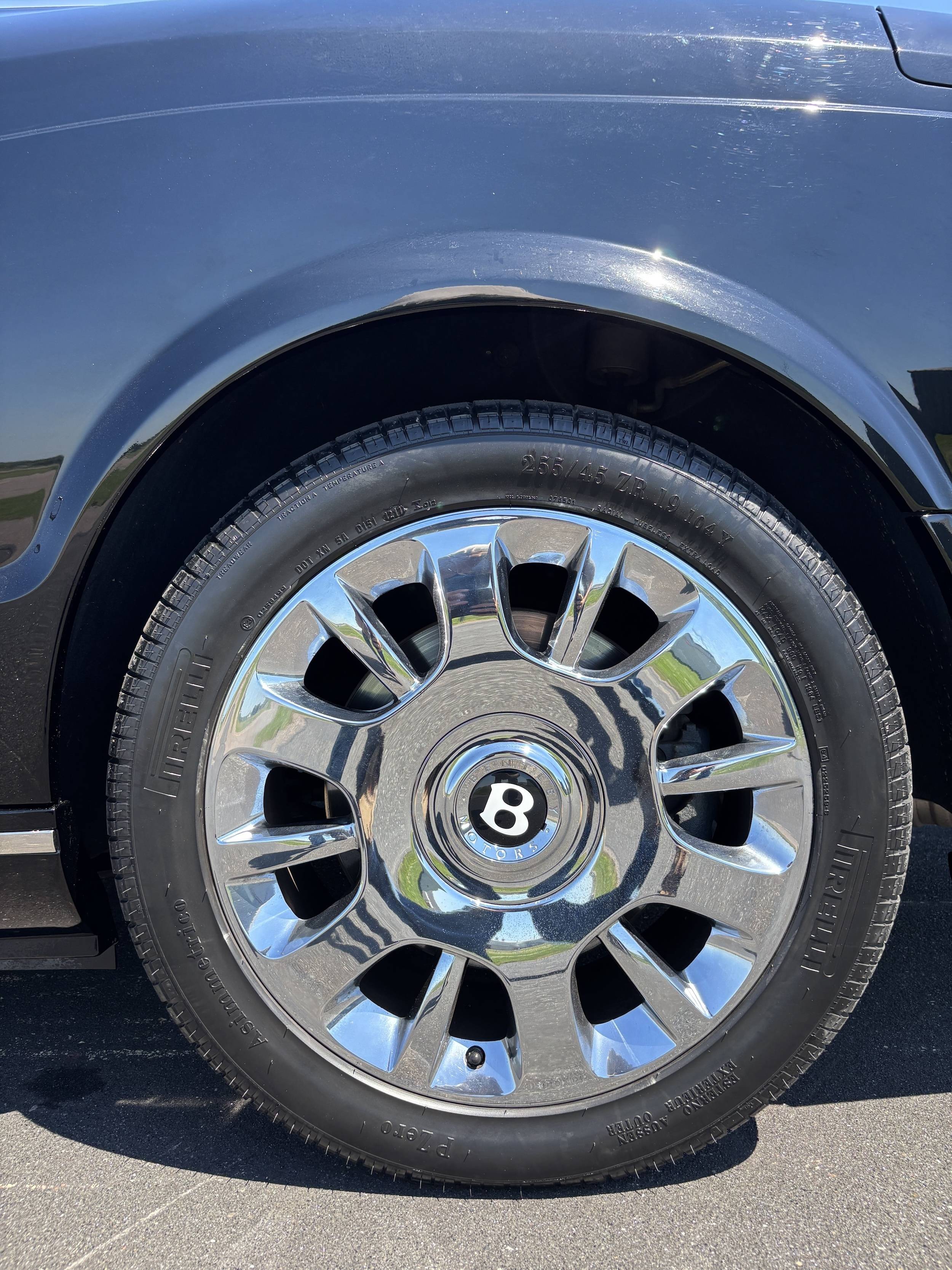 2008 Bentley Azure 57