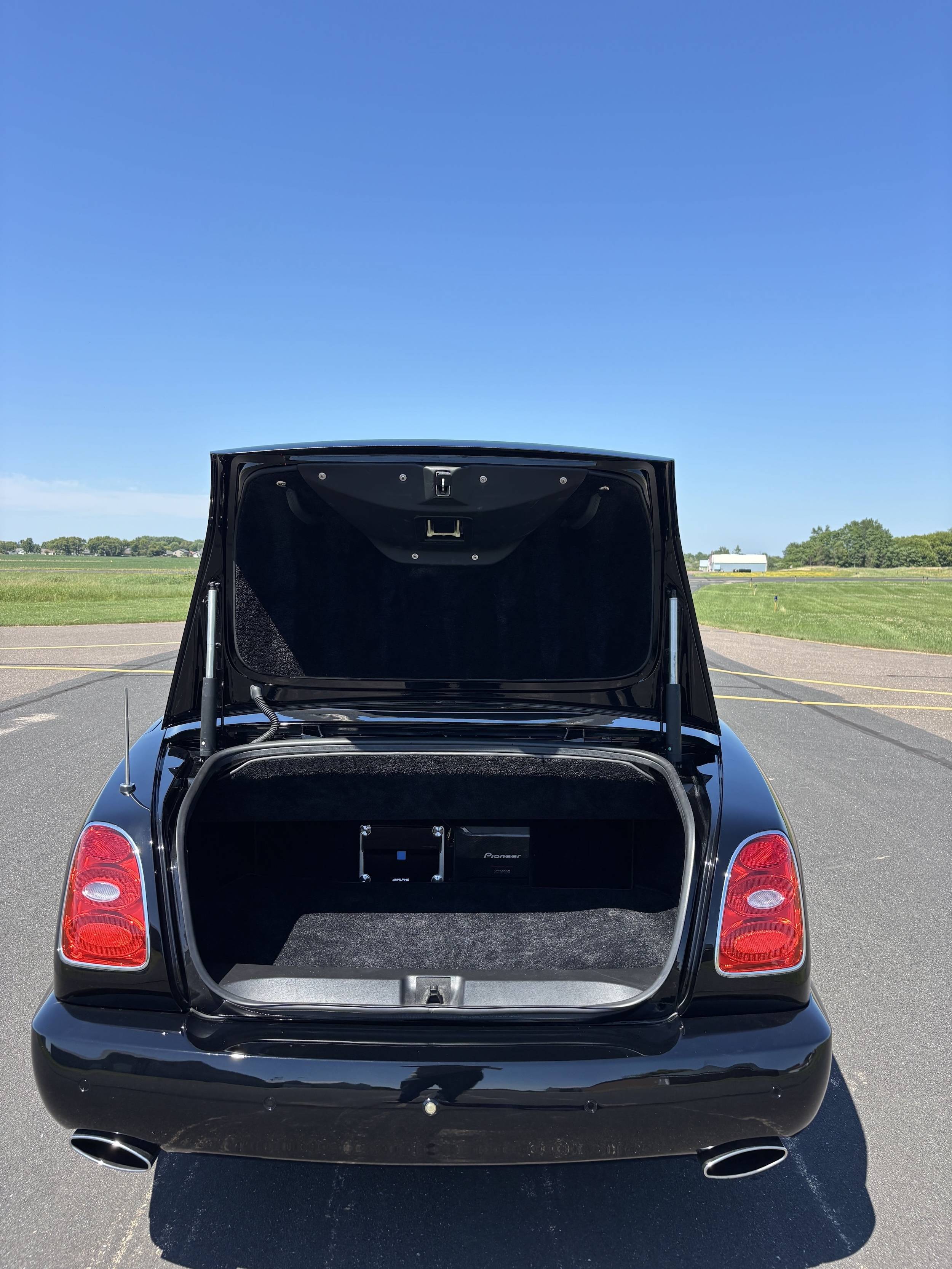 2008 Bentley Azure 82