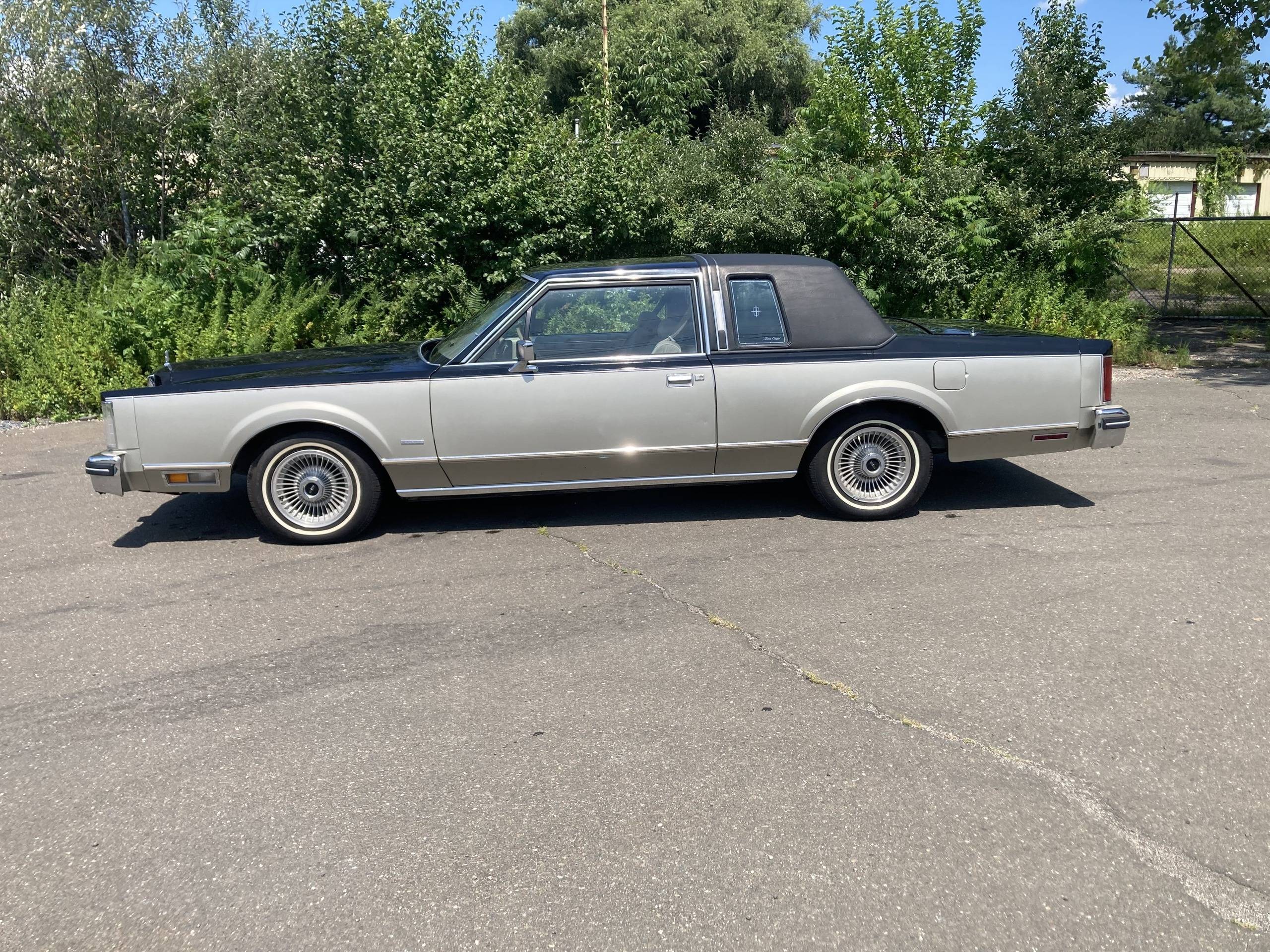 1980 Lincoln Town Coupe 2