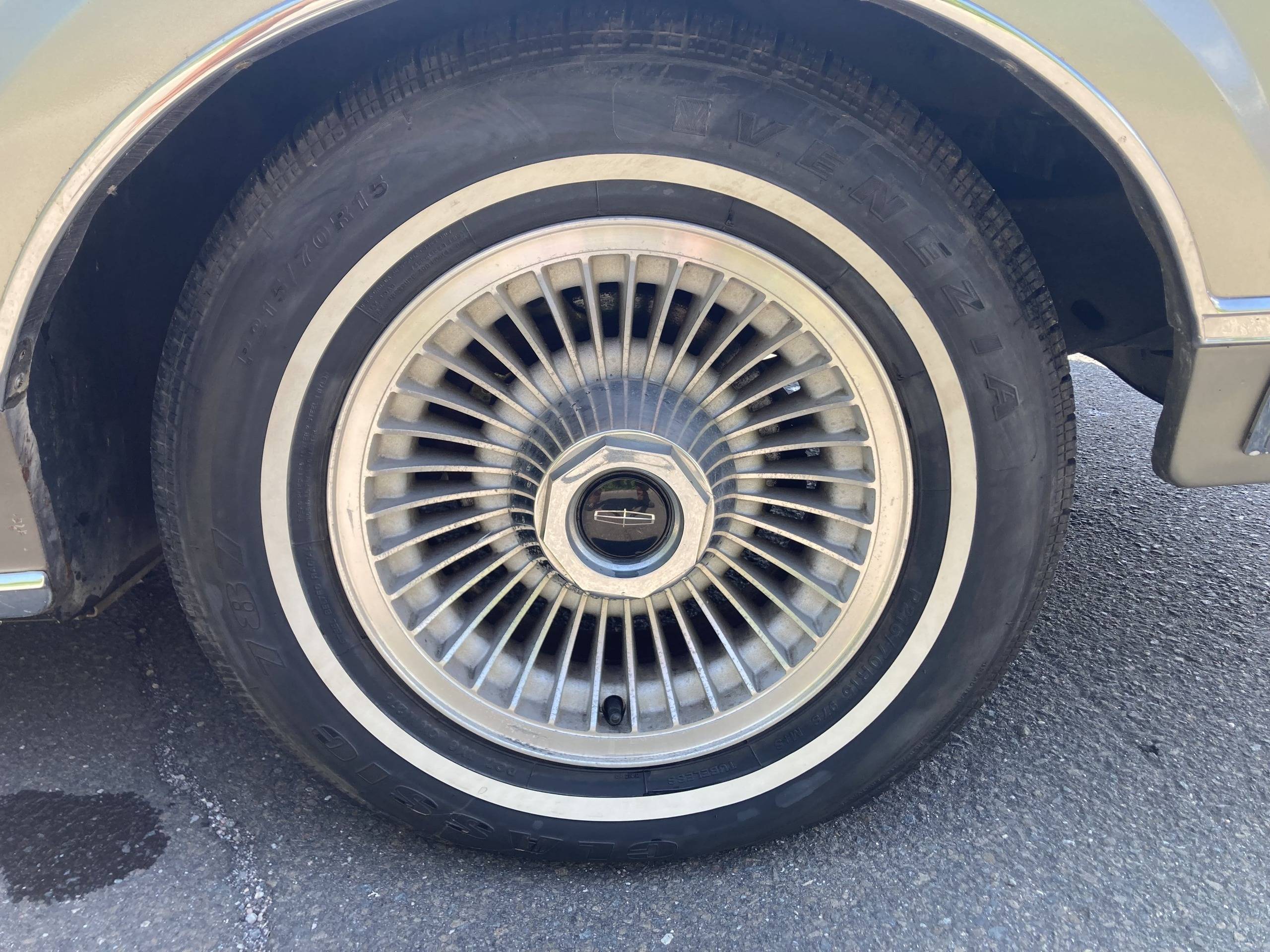 1980 Lincoln Town Coupe 21