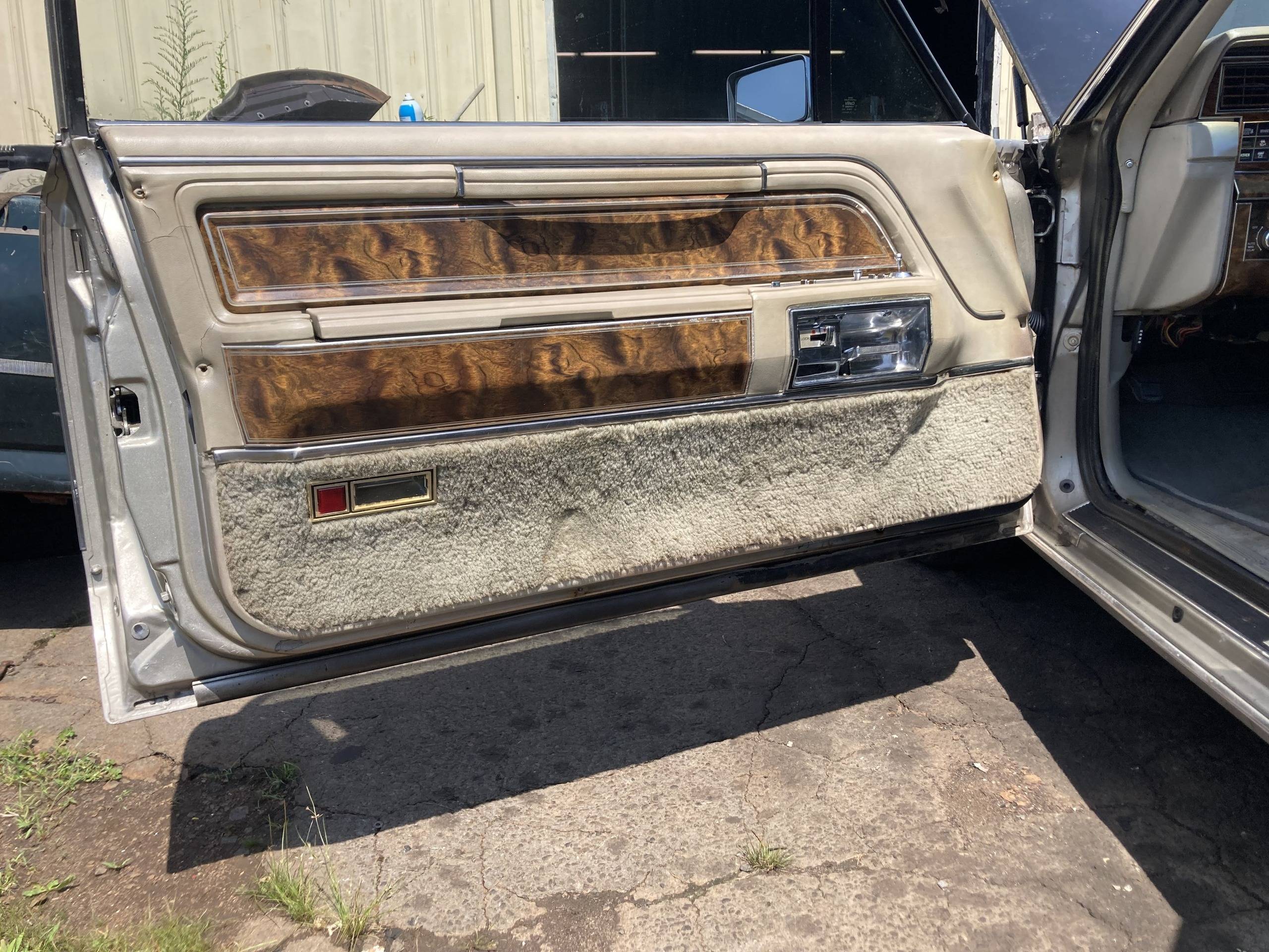 1980 Lincoln Town Coupe 36