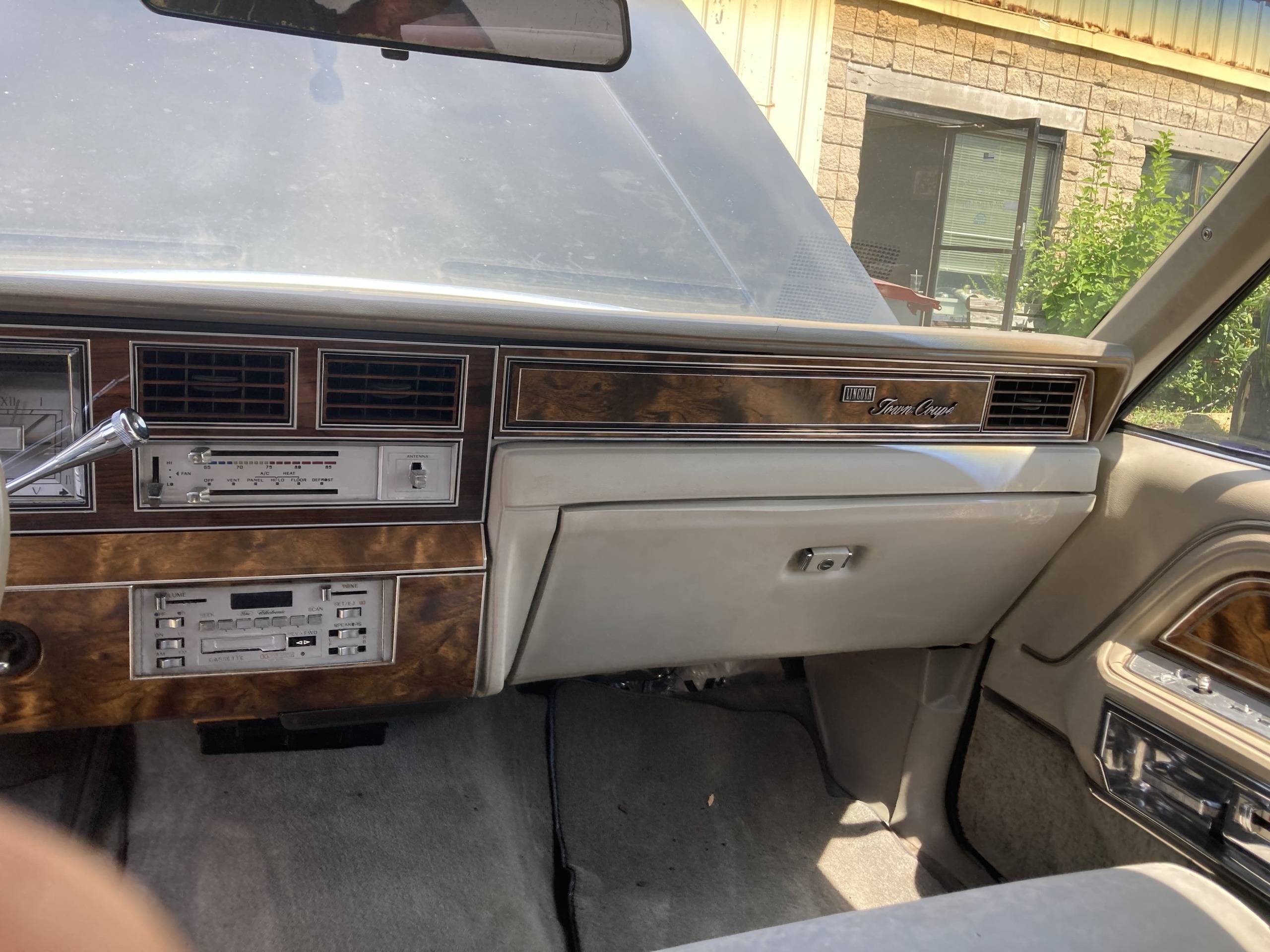 1980 Lincoln Town Coupe 41
