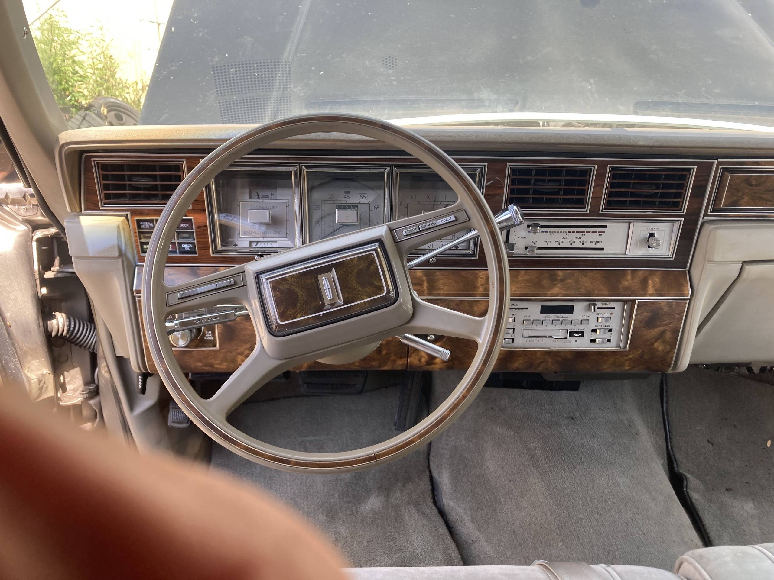 1980 Lincoln Town Coupe 42
