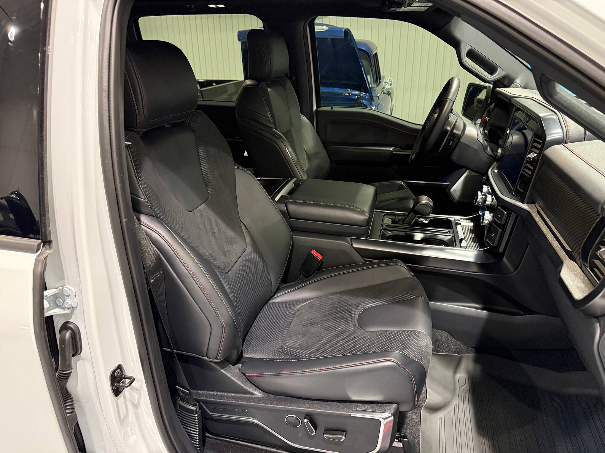 2025 Ford F-150 Raptor 25