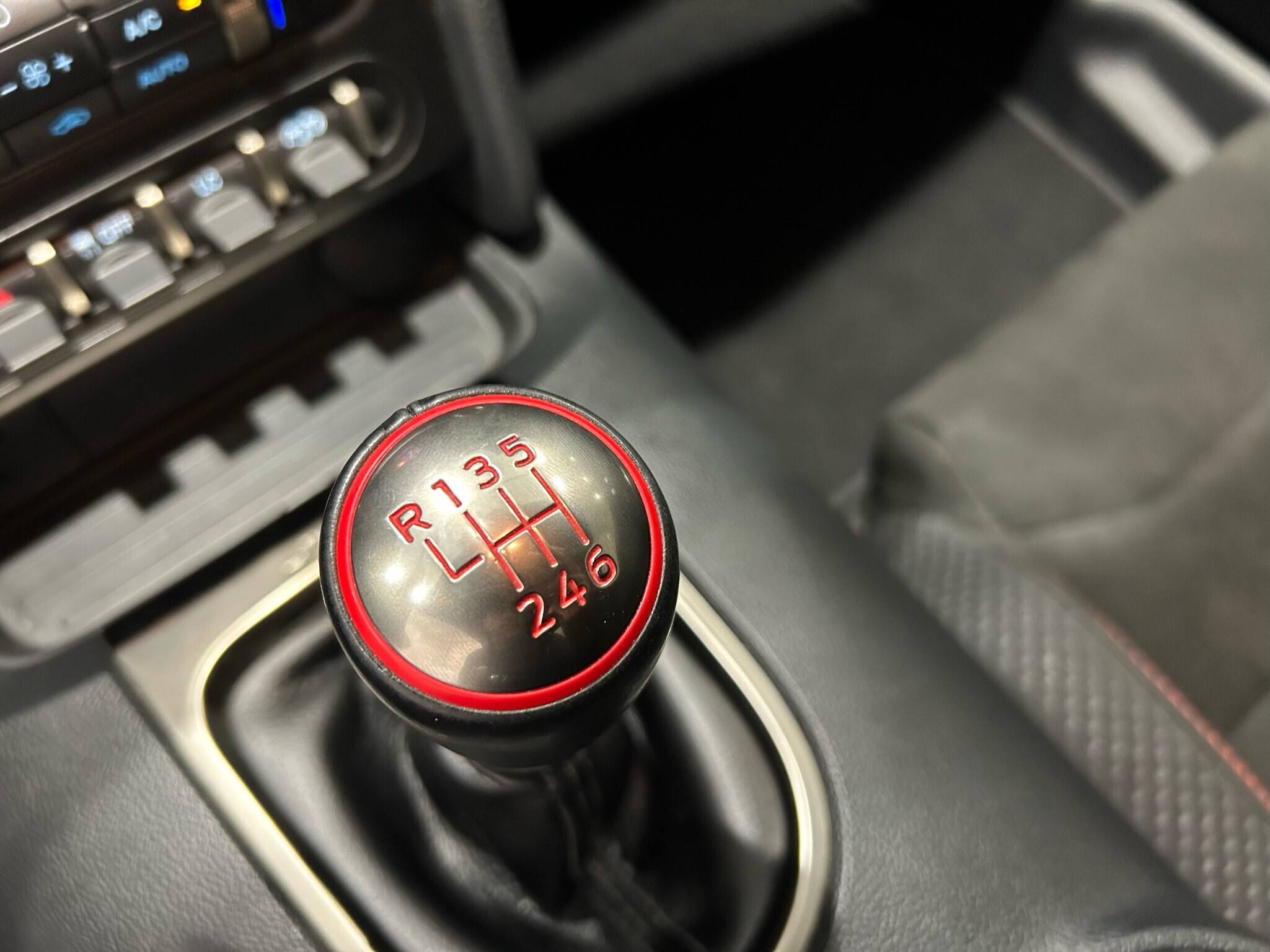2018 Ford Shelby GT350 28