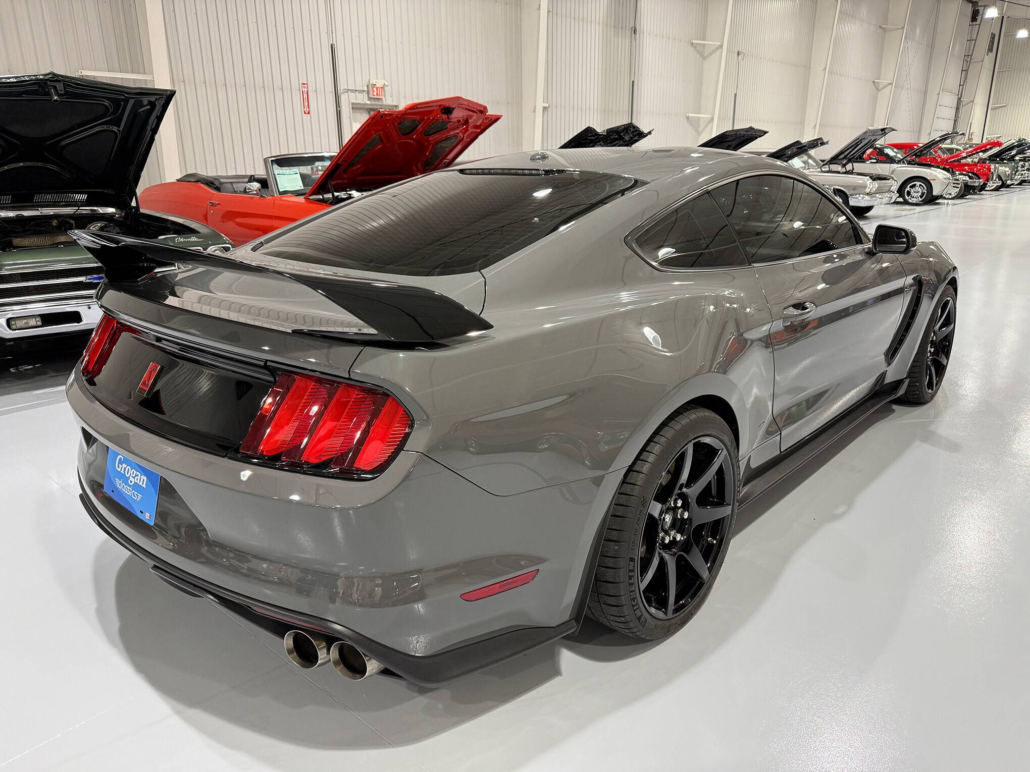 2018 Ford Shelby GT350 11