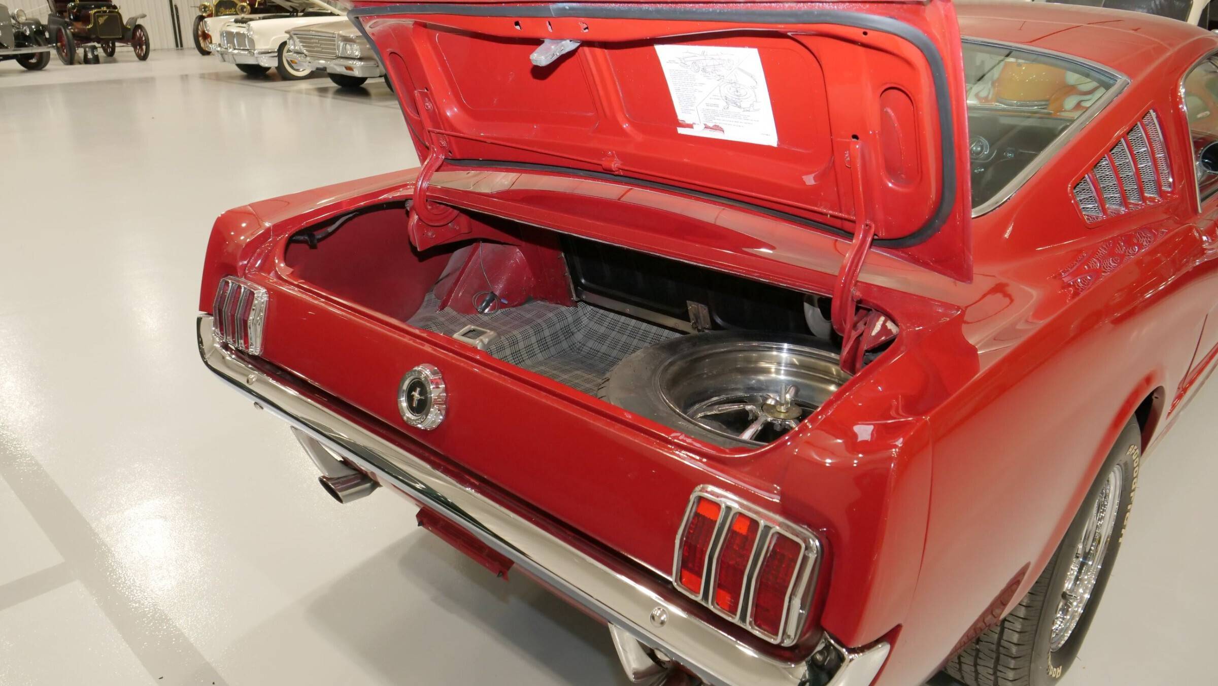 1965 Ford Mustang 2+2 Fastback 21